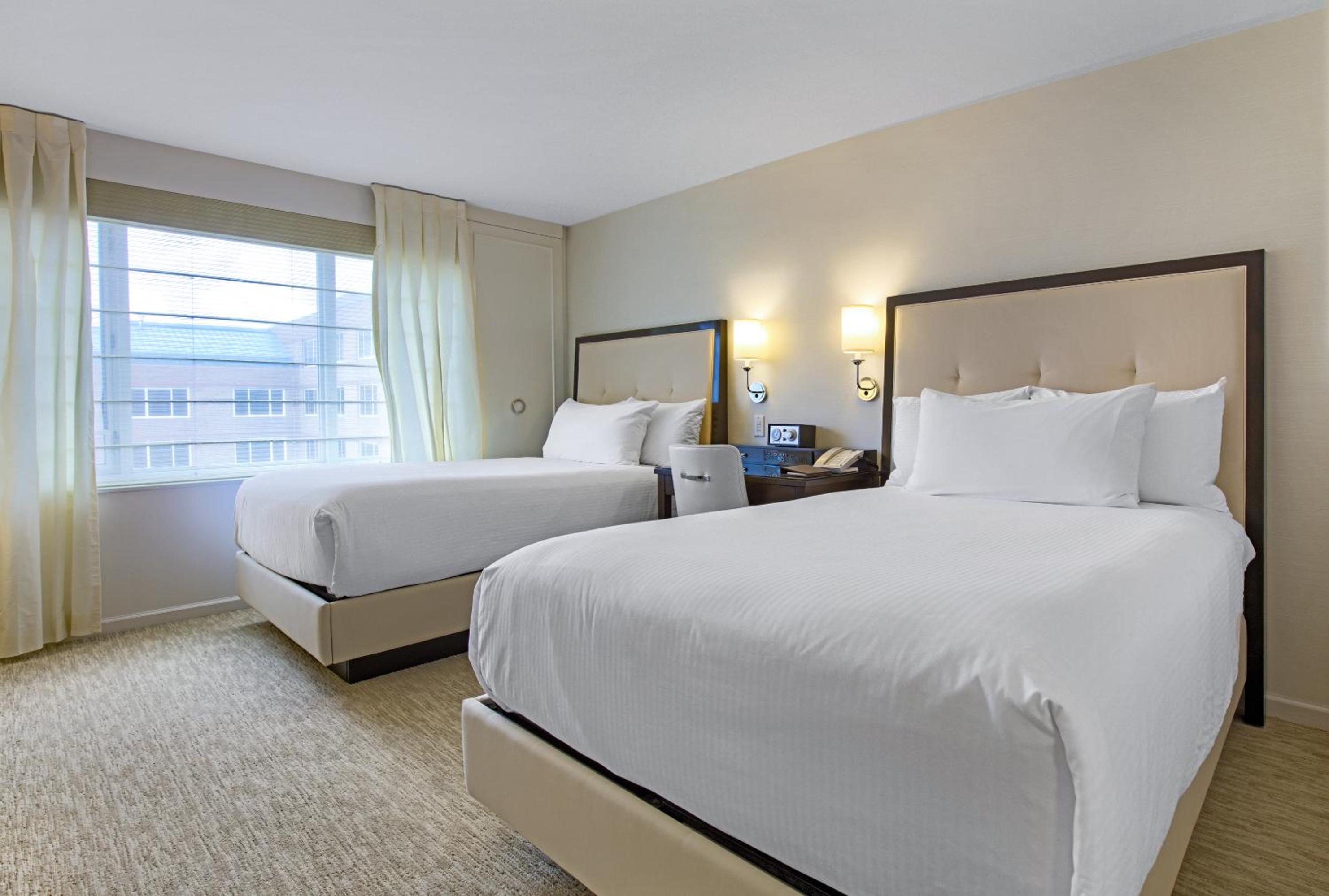 Deluxe Double Room with Two Double Beds - Photo 4