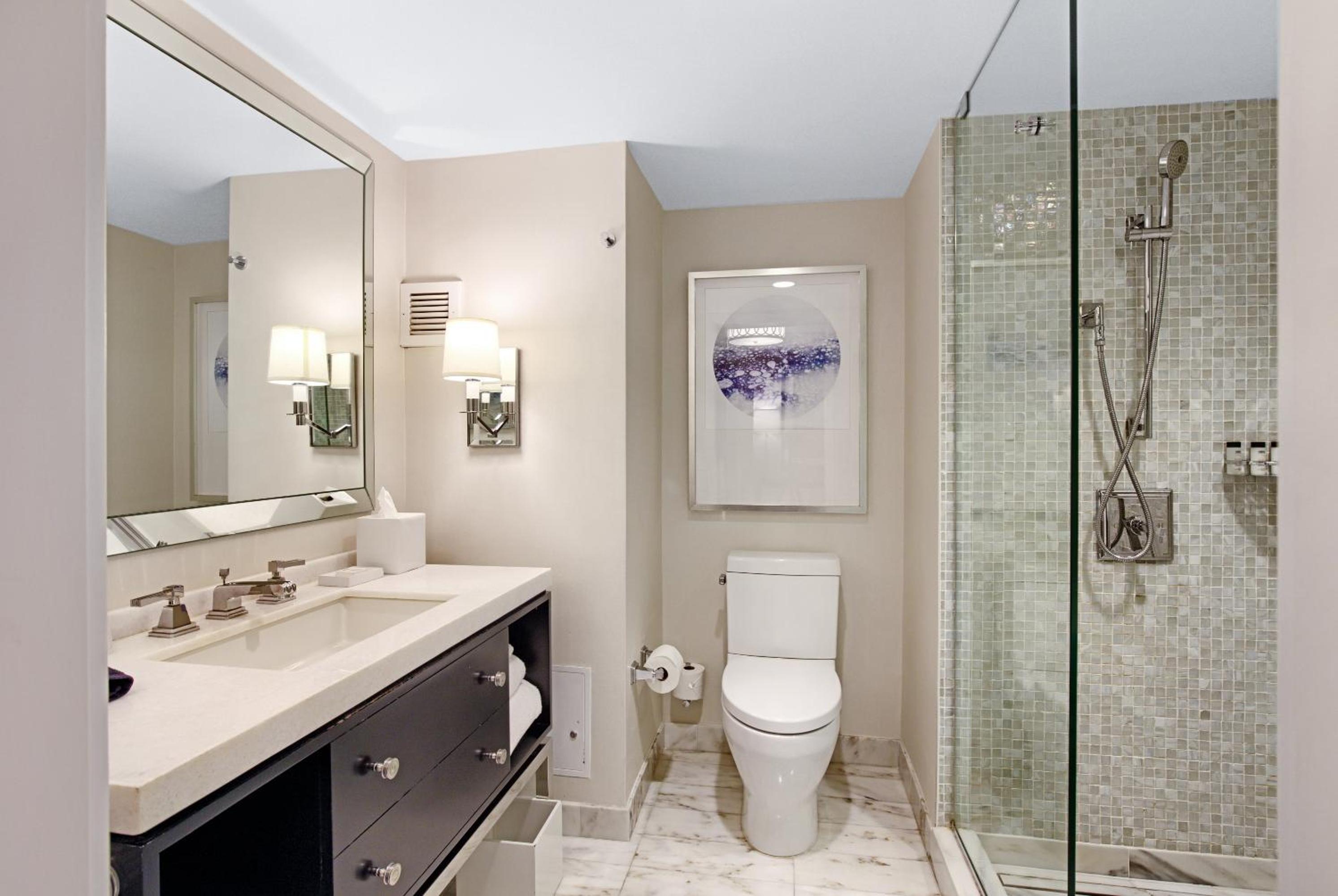 Deluxe Queen Room - Photo 2
