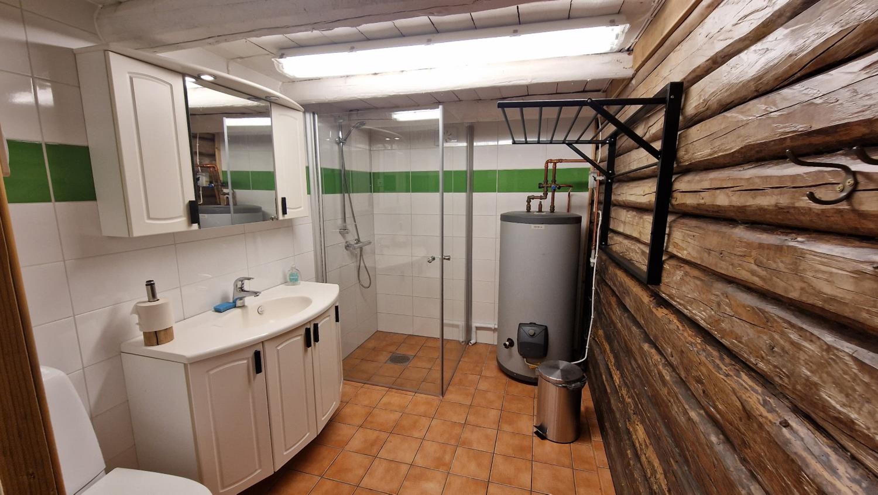 Family Room - Disability Access - Photo 4