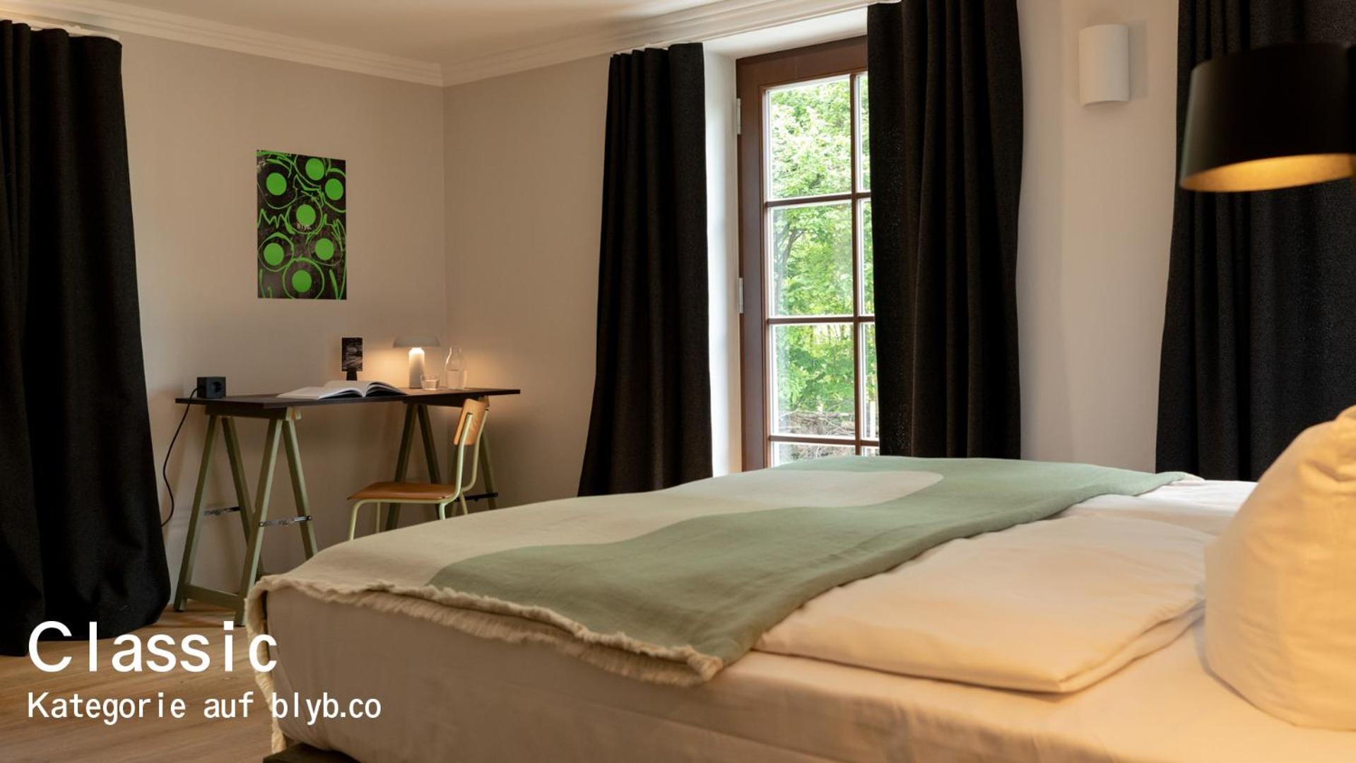 Large Double Room photo 1