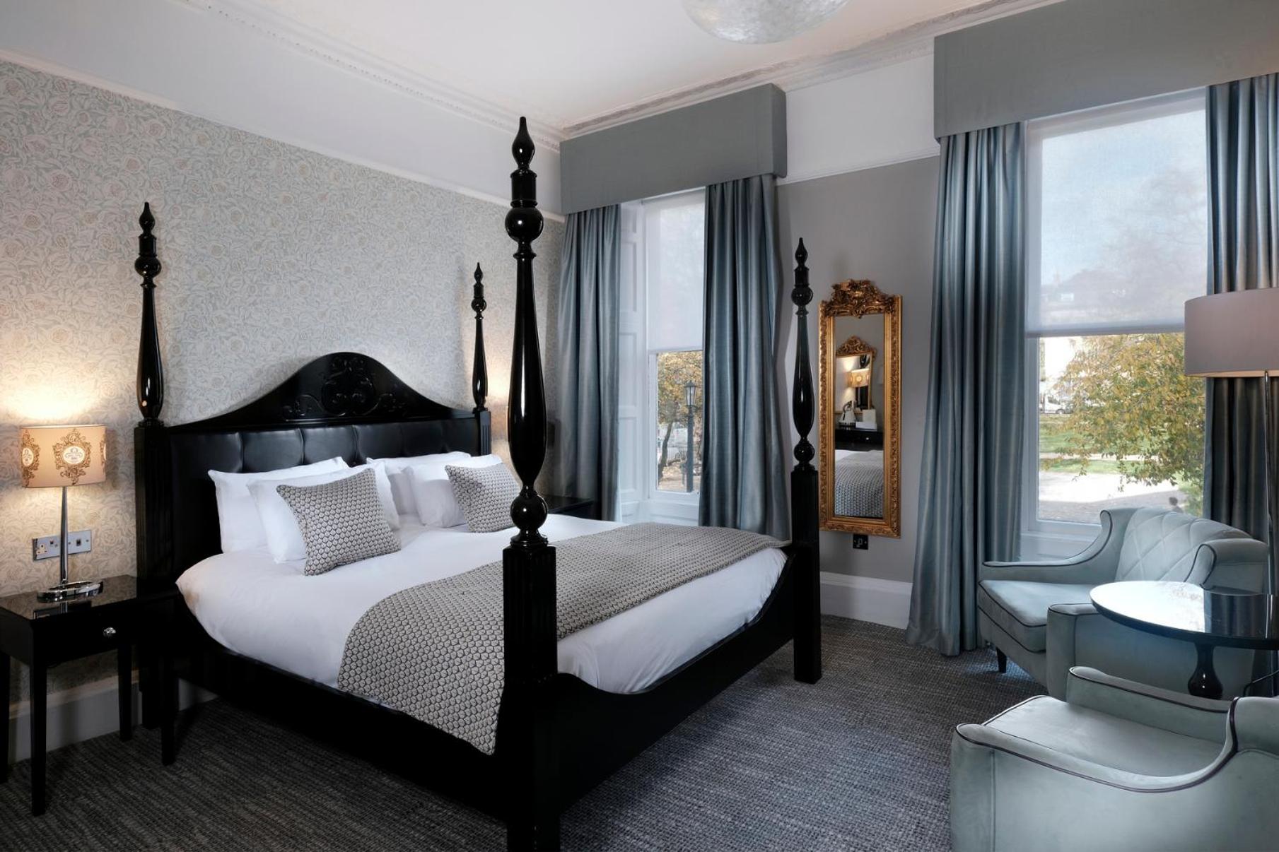 Deluxe Double Room with City View photo 1
