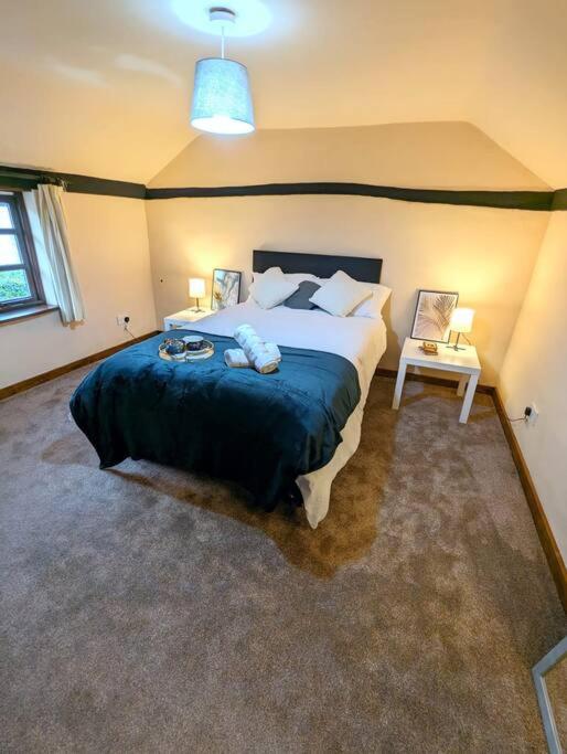 Three-Bedroom House photo 3