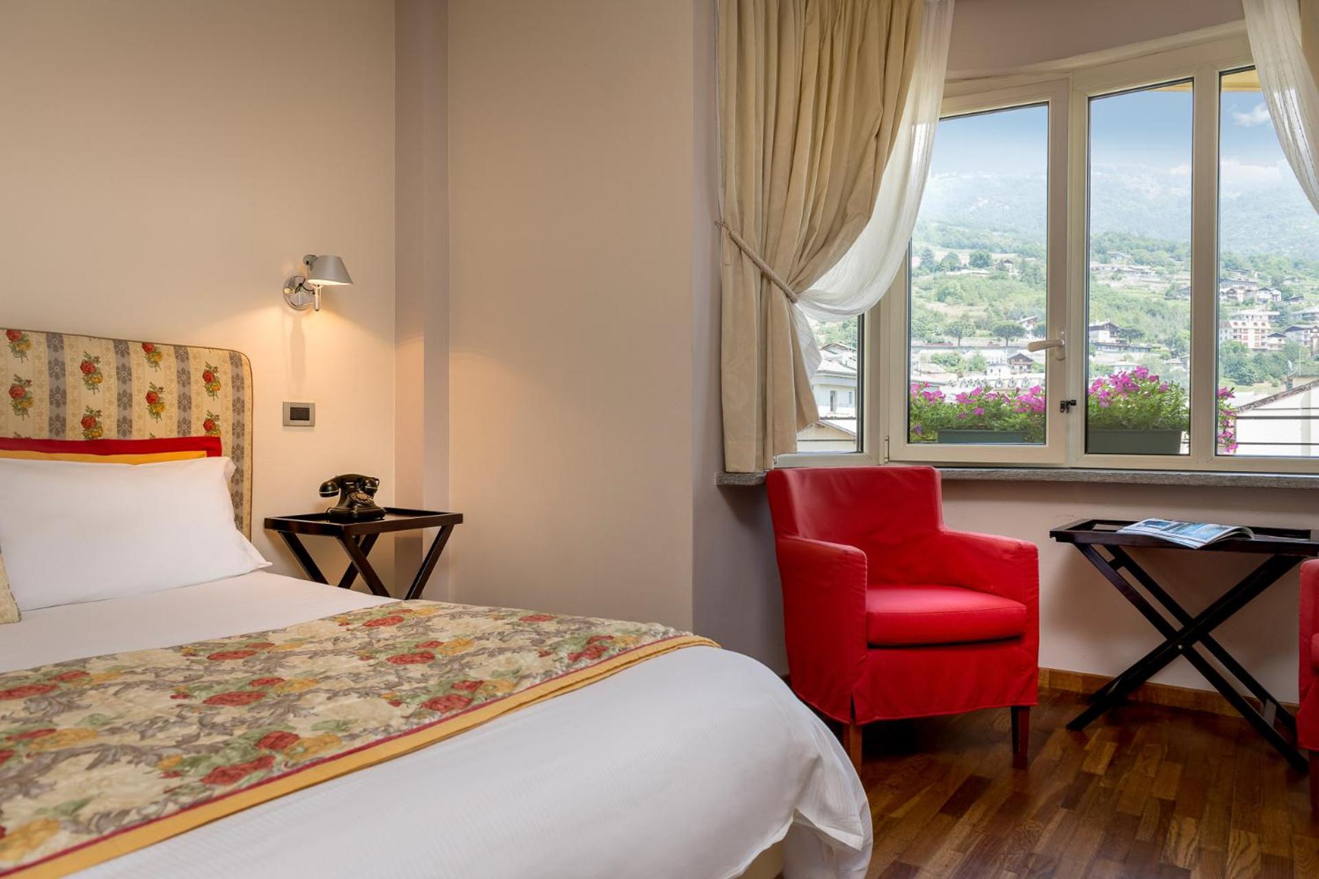 Superior Double or Twin Room with Mountain View - Photo 1