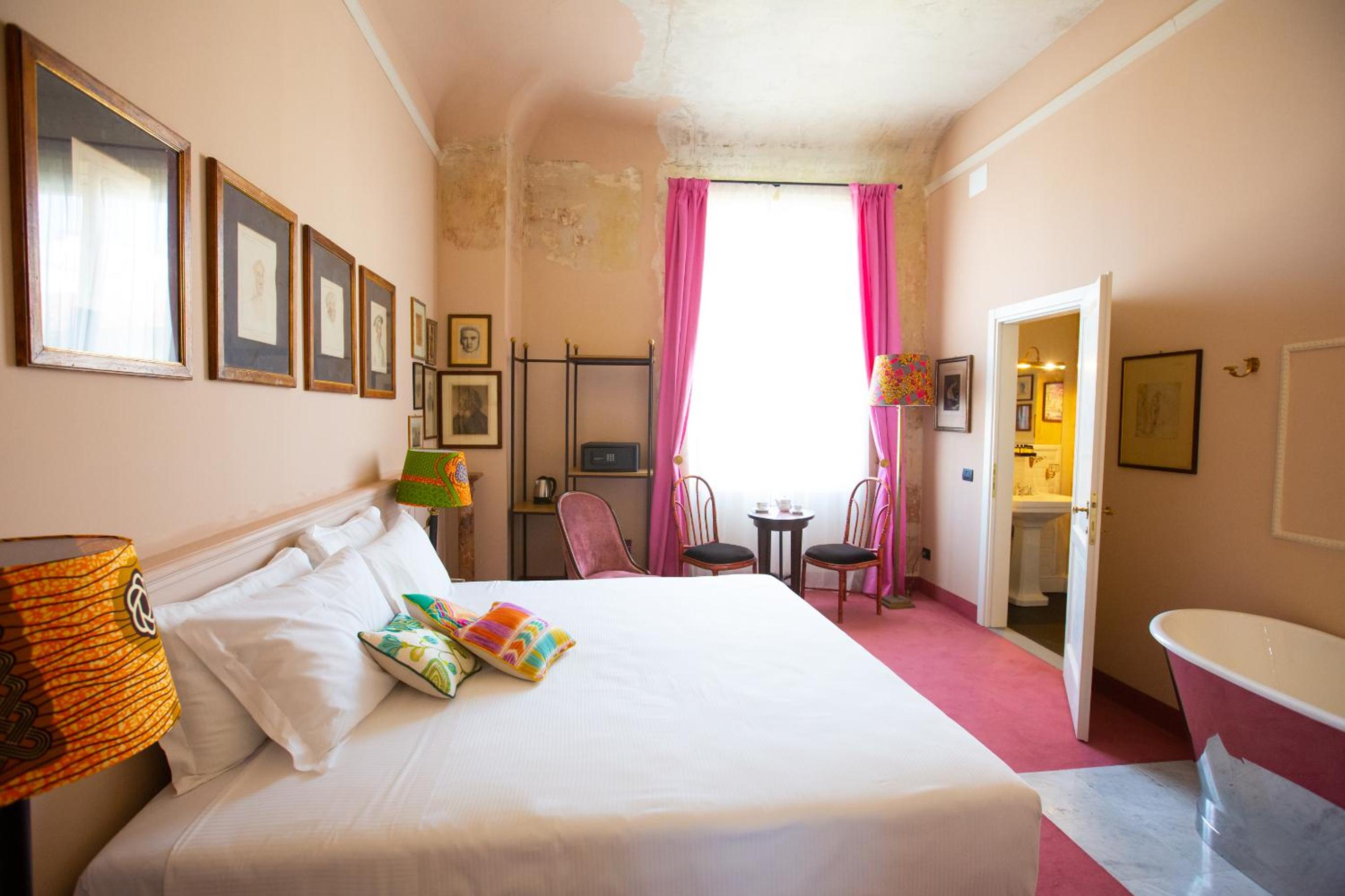 Deluxe Double Room photo 3