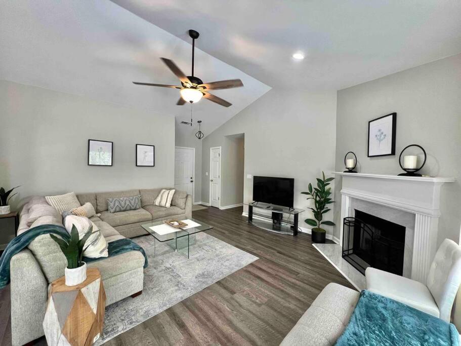 Four-Bedroom House photo 2