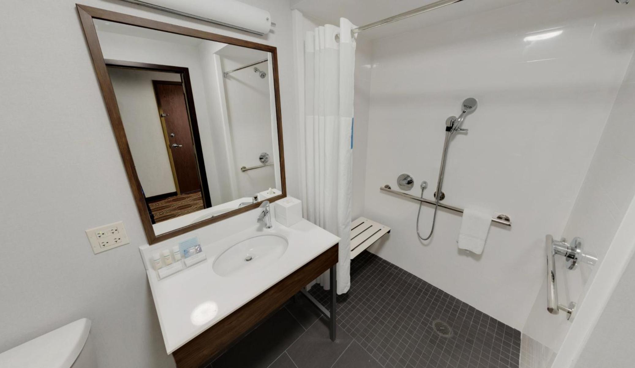 King Room - Hearing Access/Non-Smoking - Photo 3