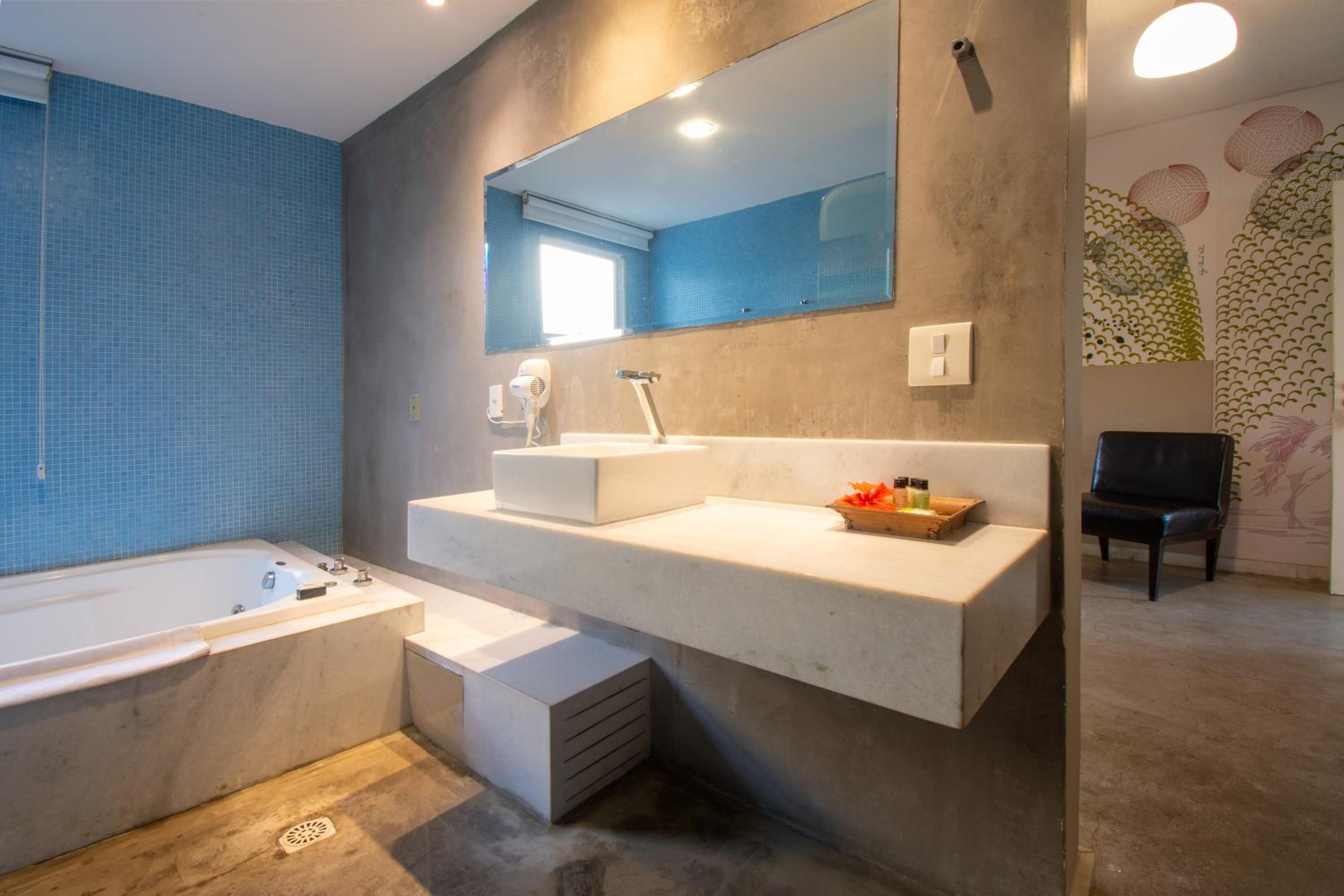 Deluxe Double Room with Bath photo 3