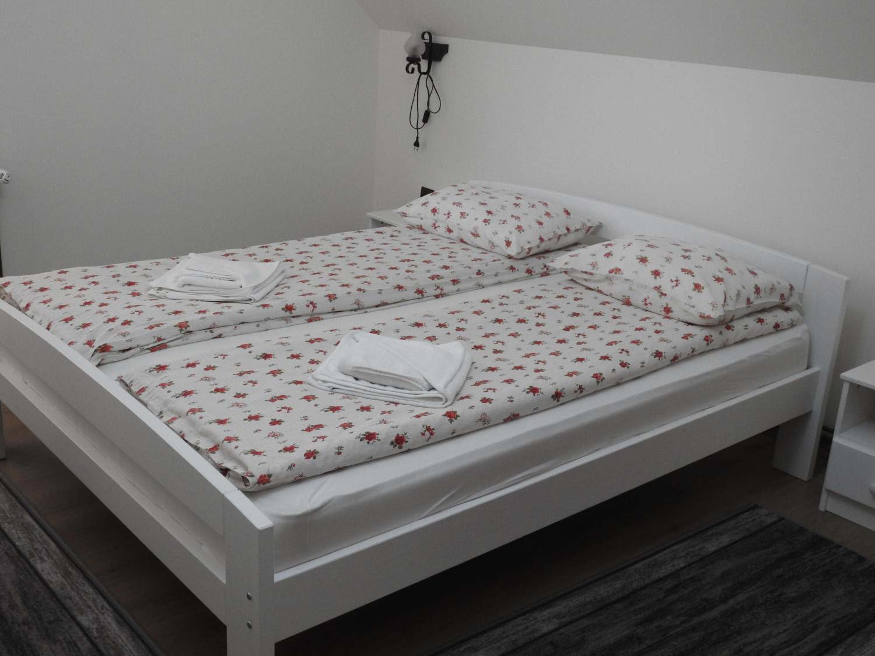 Standard Queen Room
