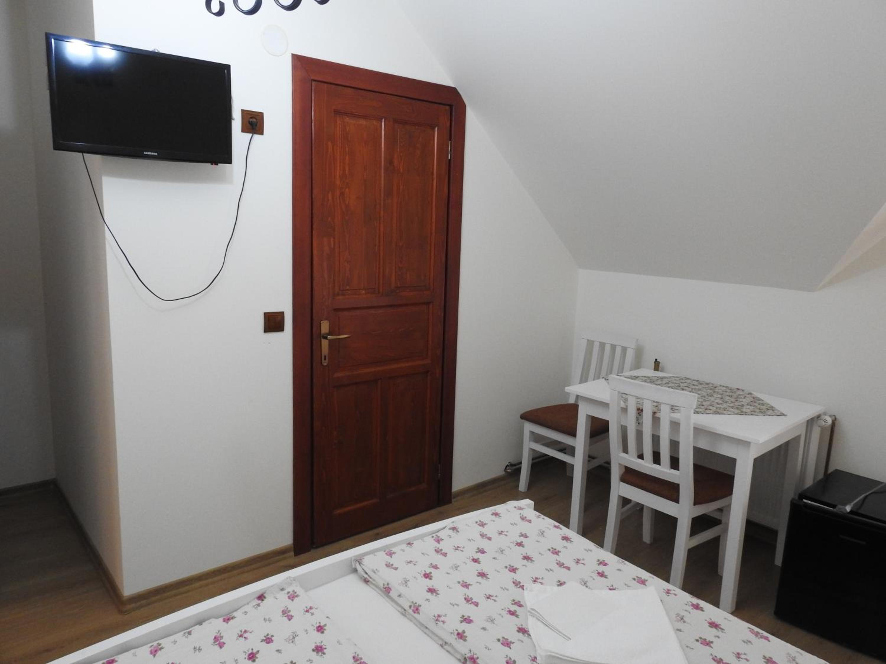 Standard Queen Room photo 3