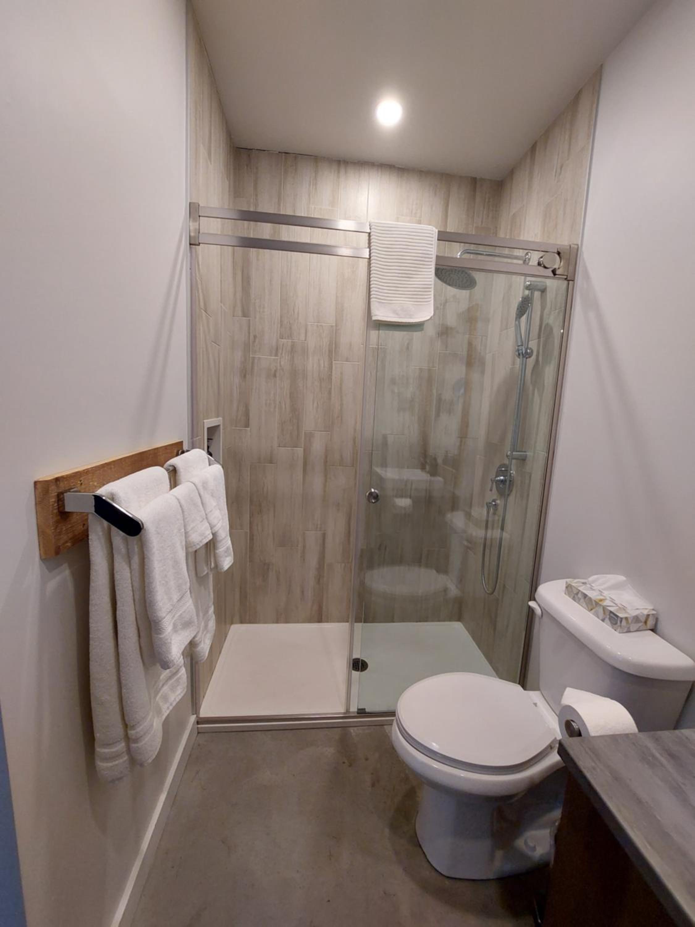 Deluxe Double or Twin Room with Lake View photo 3
