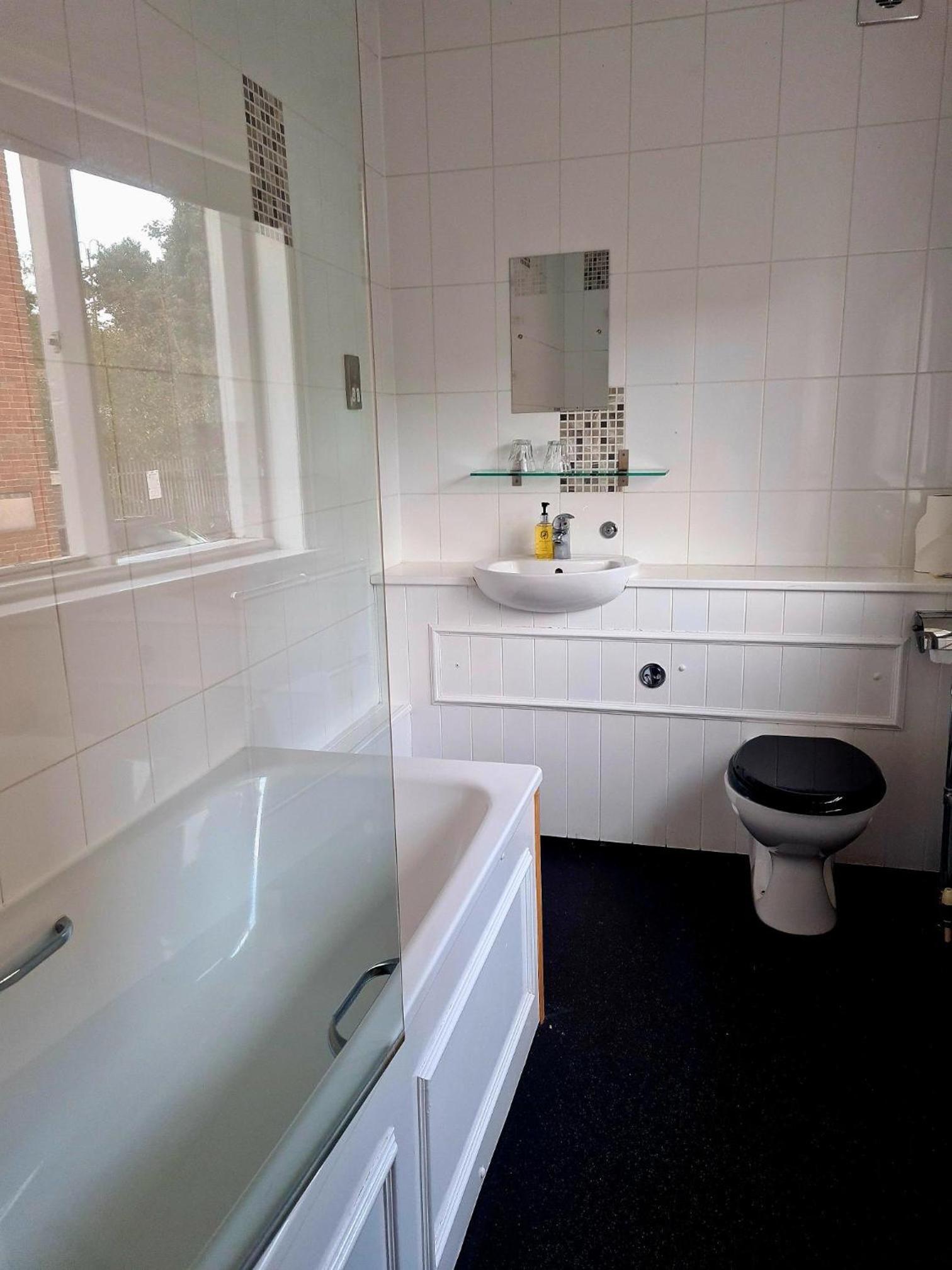 Standard Double Room - Photo 5