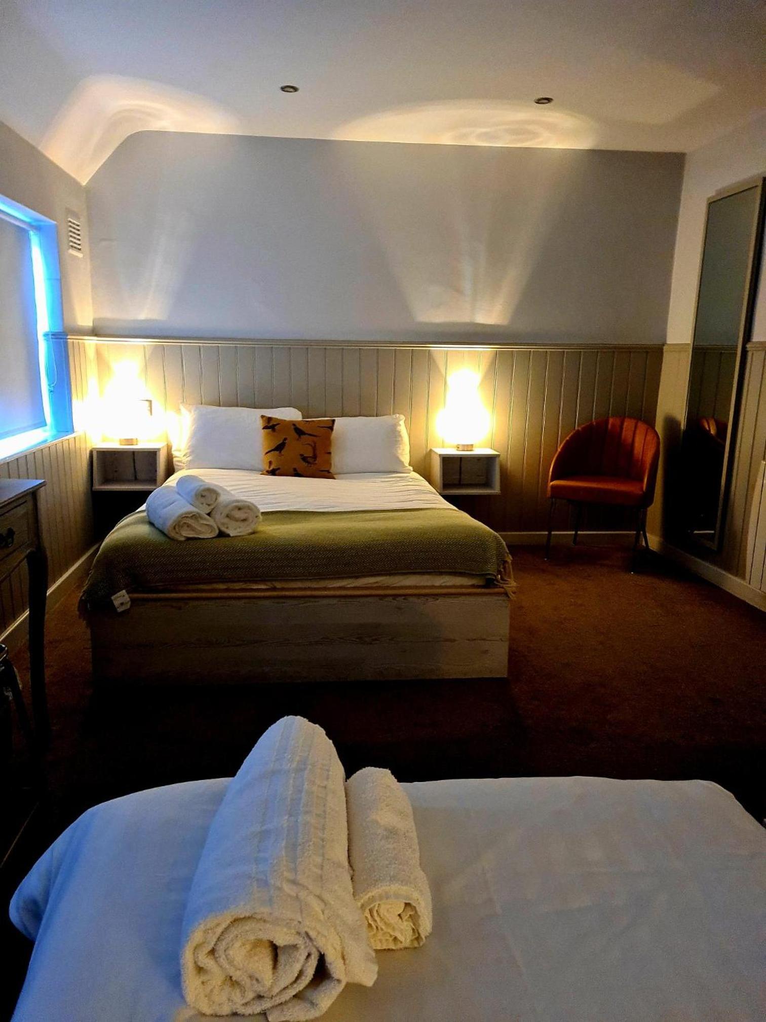 Twin Room - Photo 4