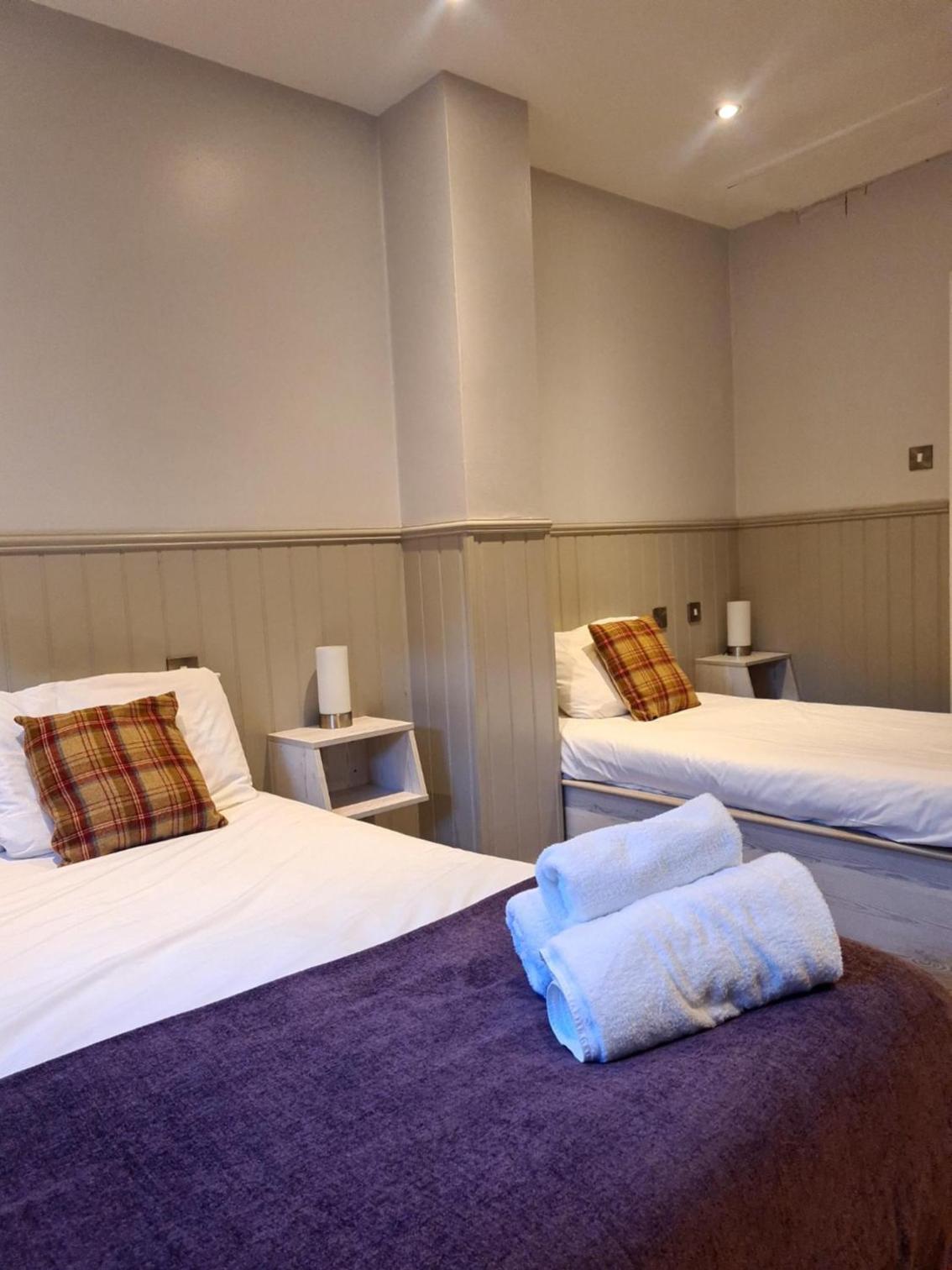 Twin Room - Photo 1