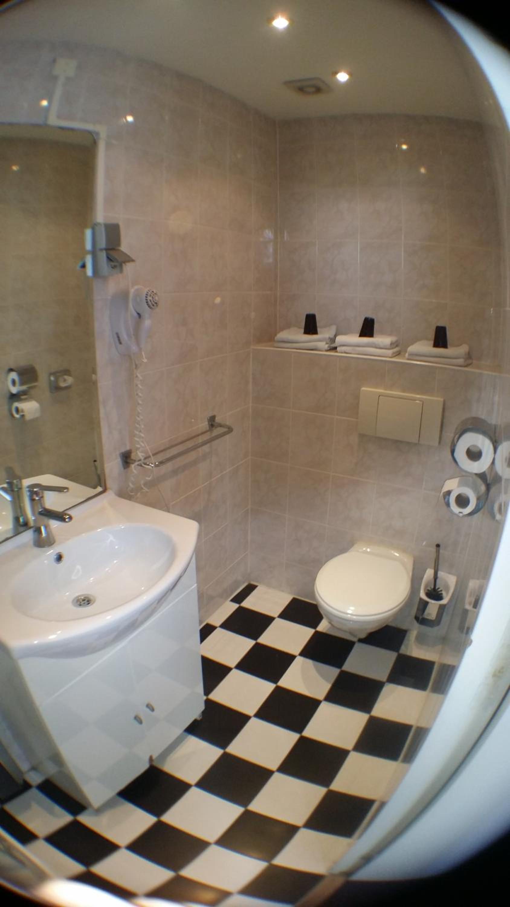 Standard Triple Room - Photo 12