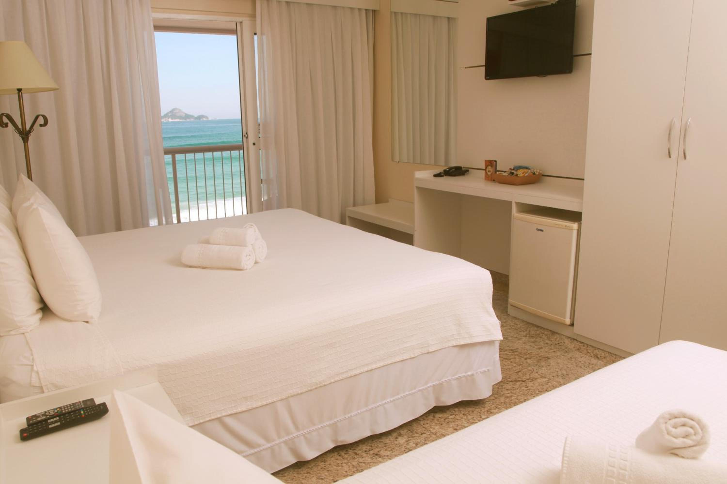 Standard Triple Room with Sea View