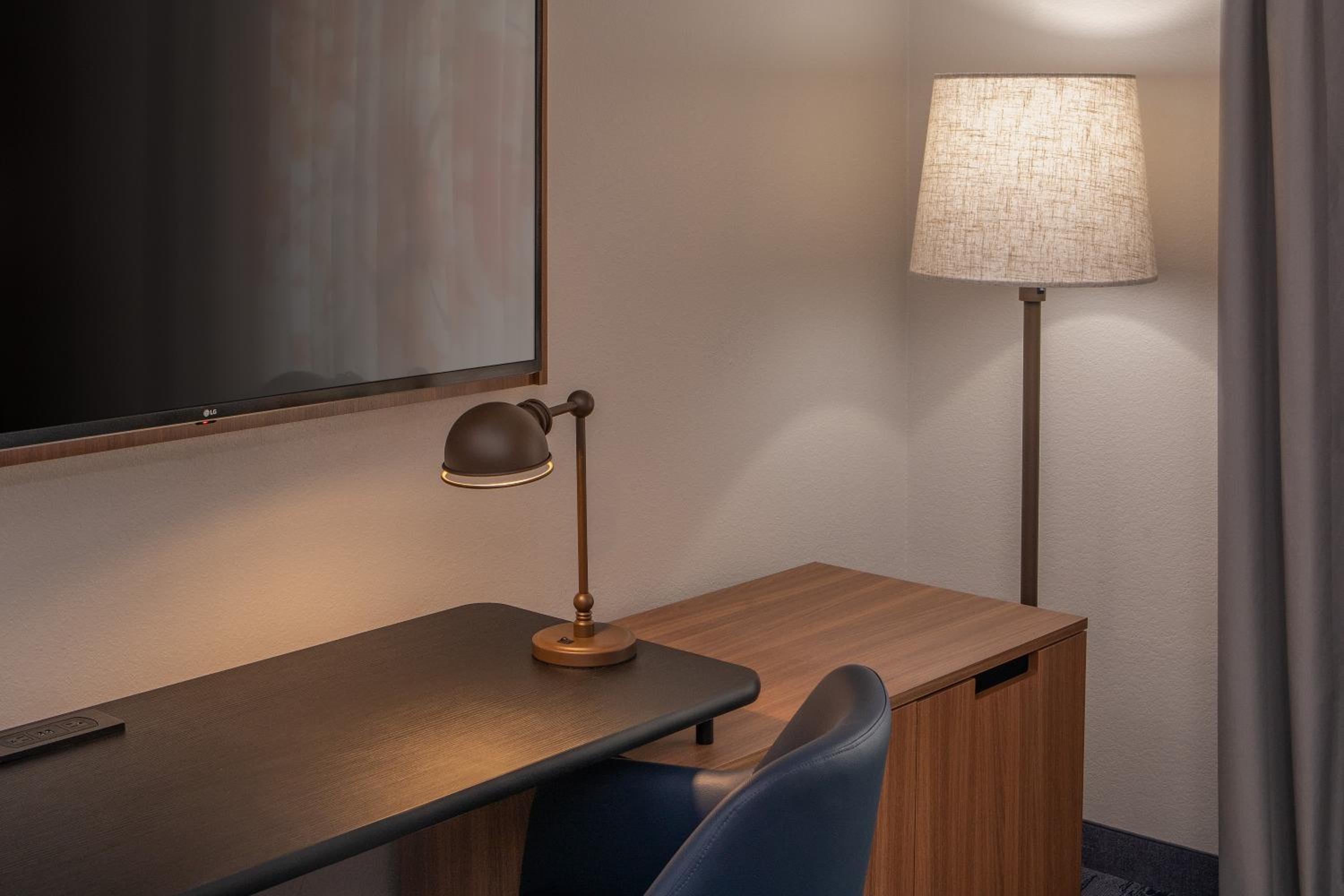 King Room - Hearing Accessible - Photo 1