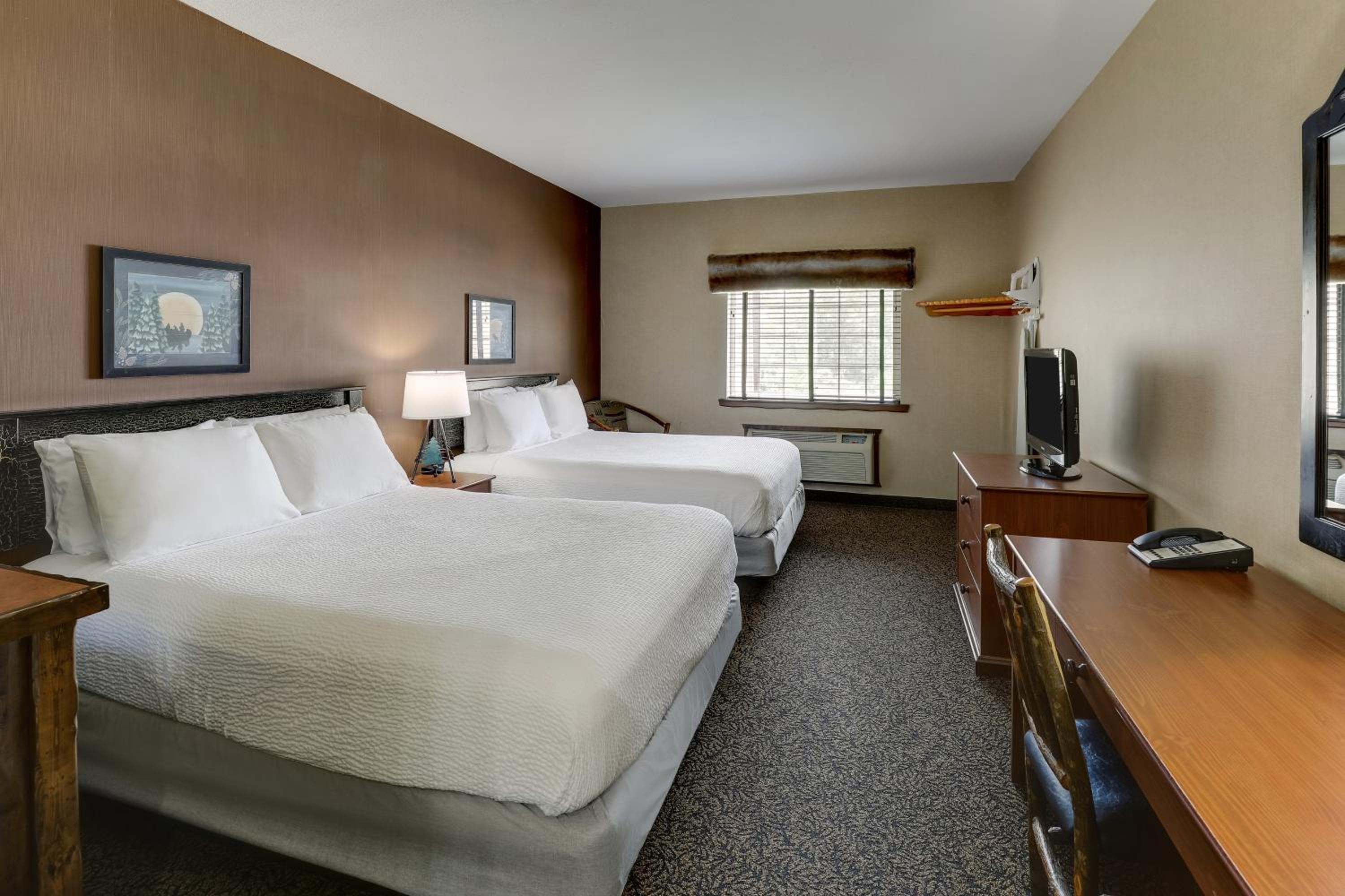 Deluxe Double Room with Two Double Beds - Photo 2