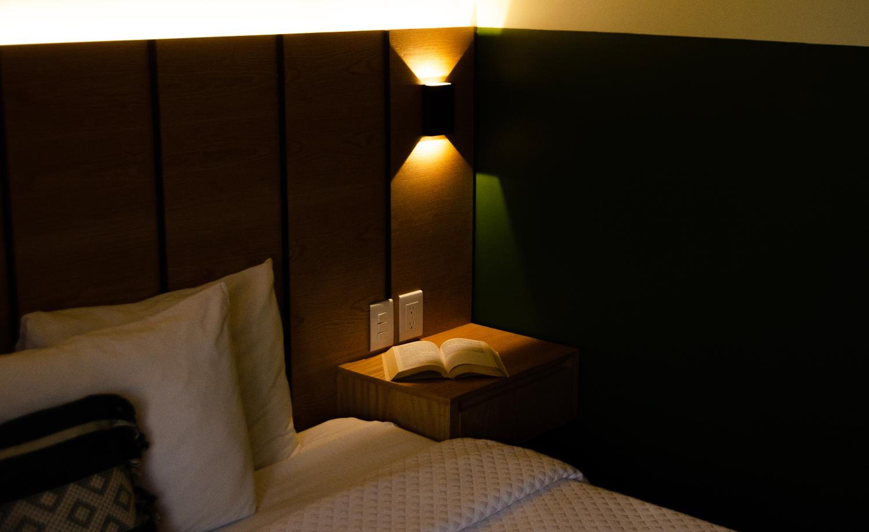 Deluxe Double Room with Balcony - Photo 17