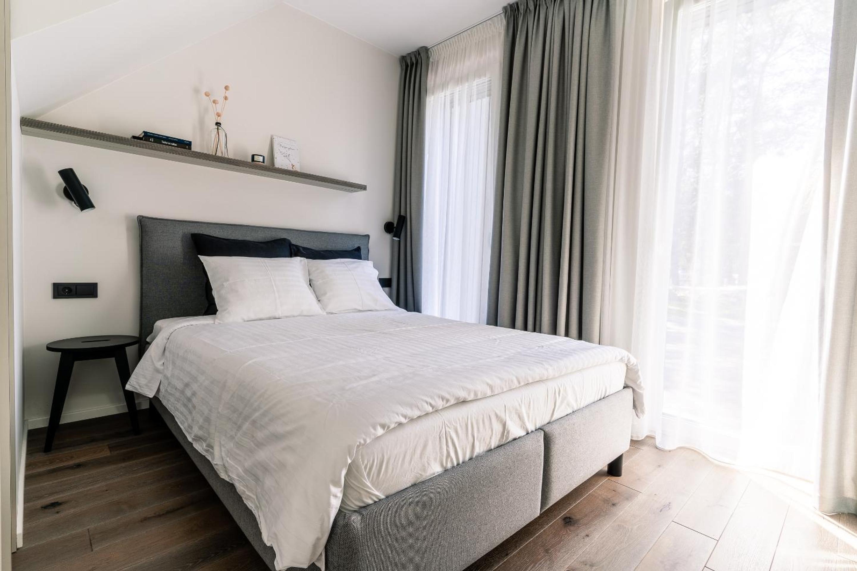 Apartment with Terrace - Photo 3
