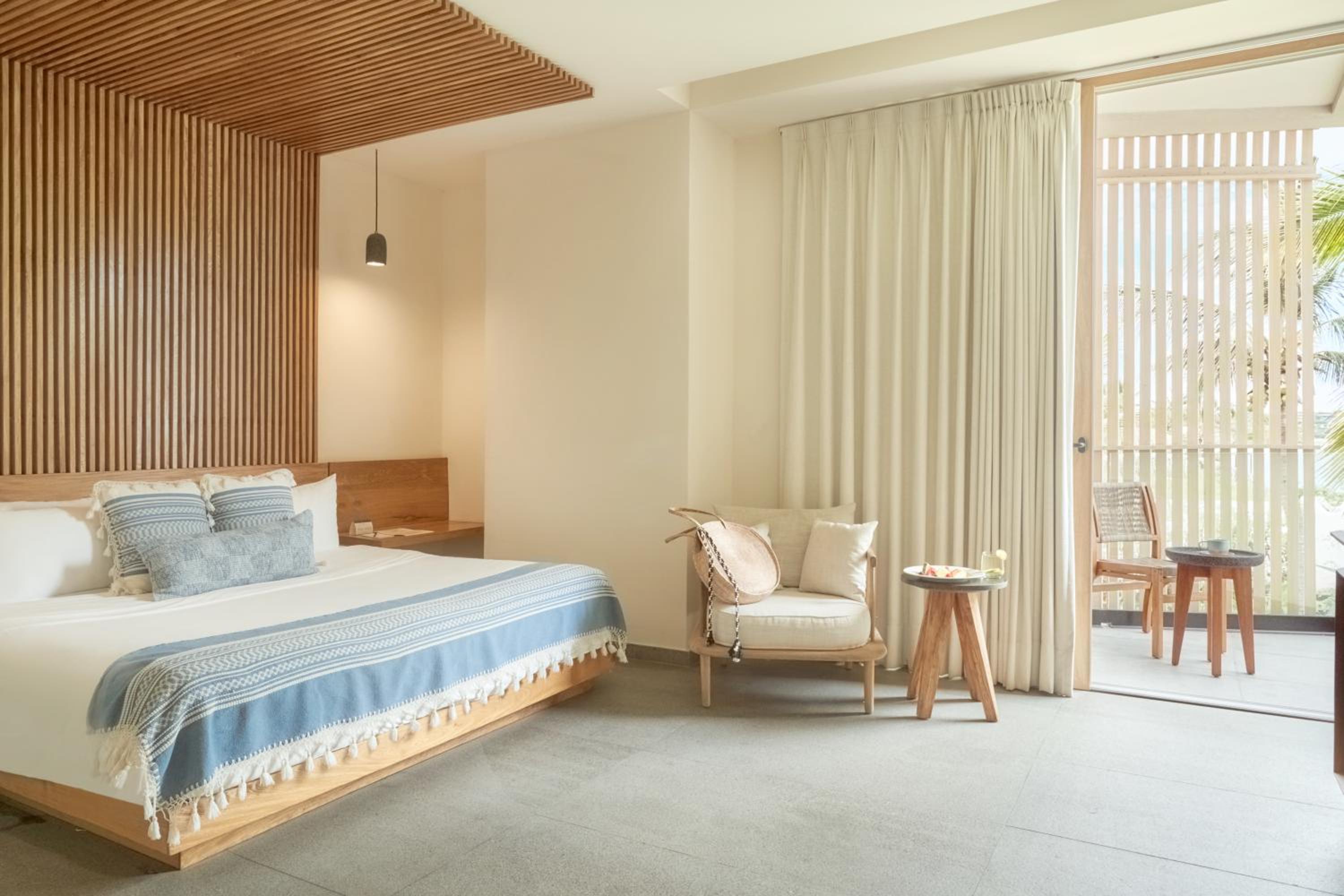 Deluxe Double Room with Side Sea View - Photo 1