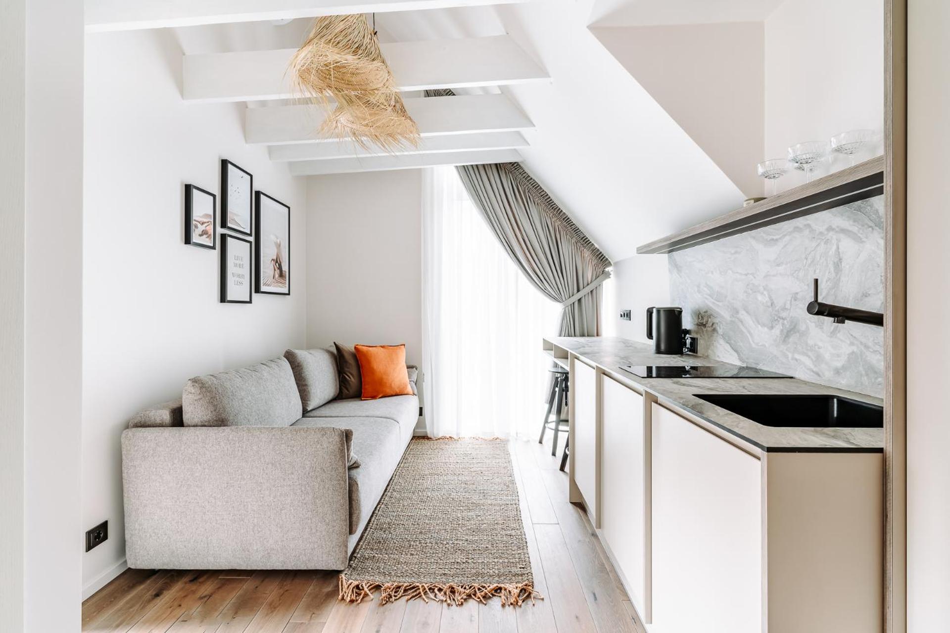 One-Bedroom Apartment - Photo 1
