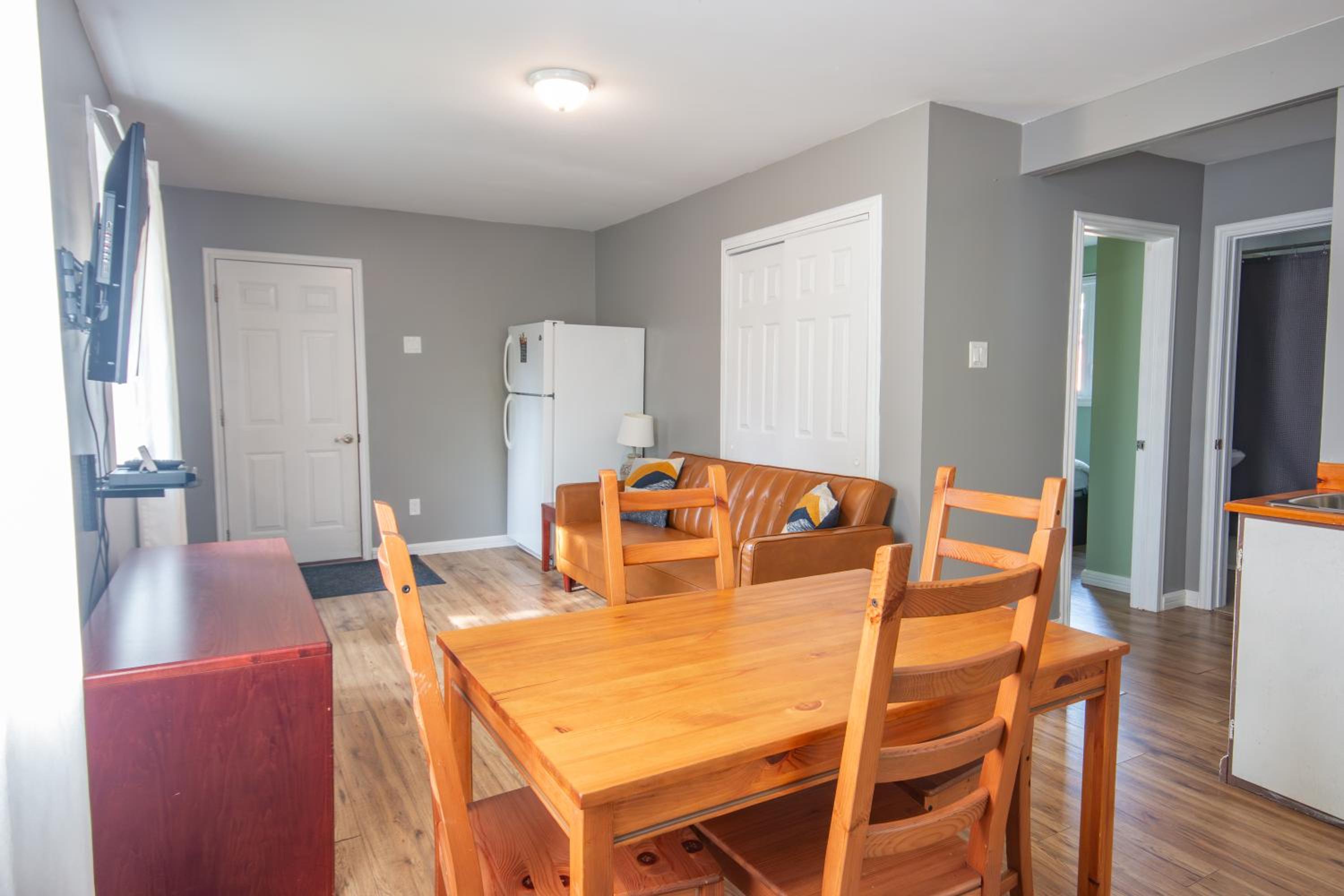 Two-Bedroom Cottage photo 2