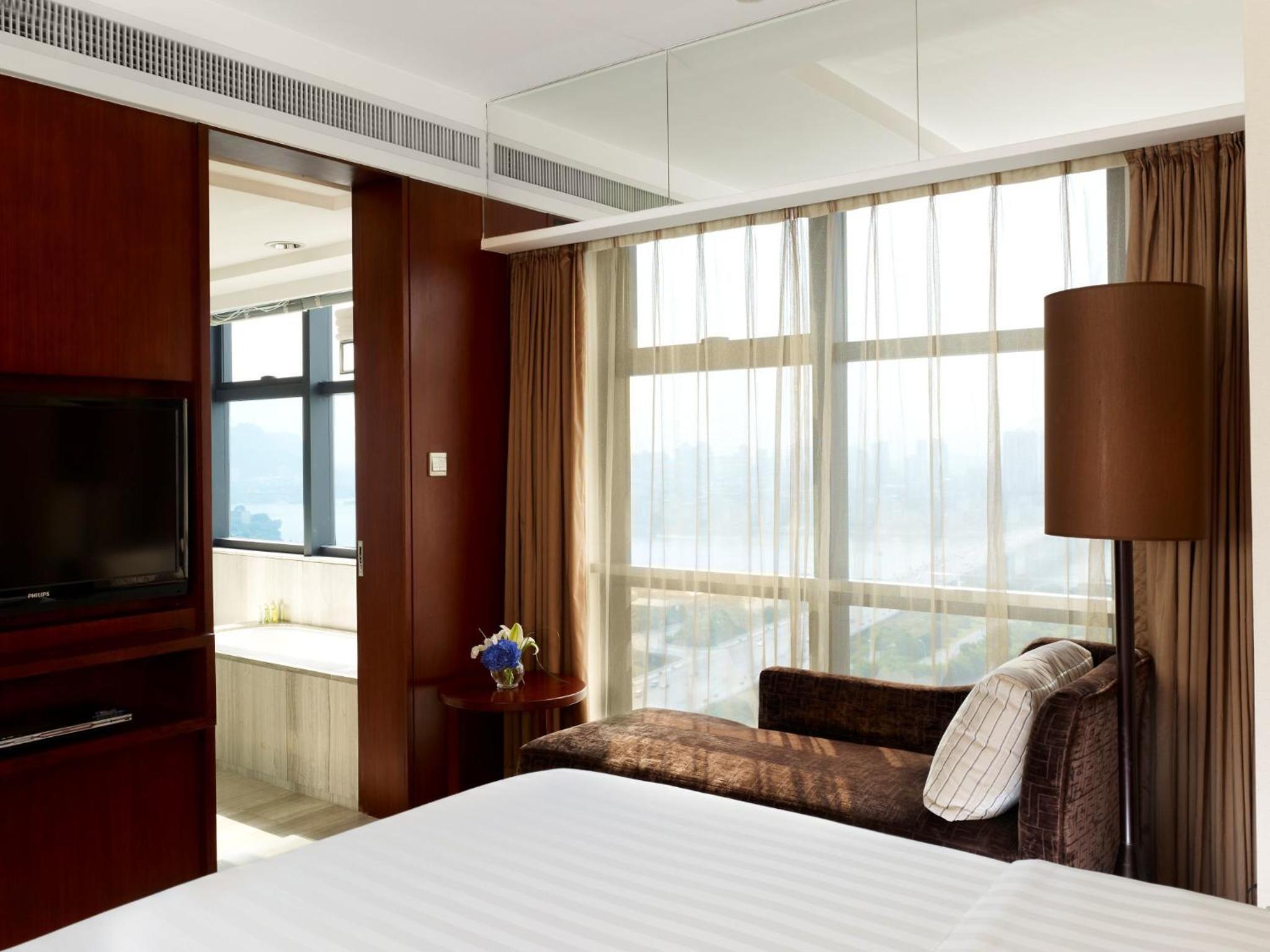 Junior Suite with River View - Photo 2