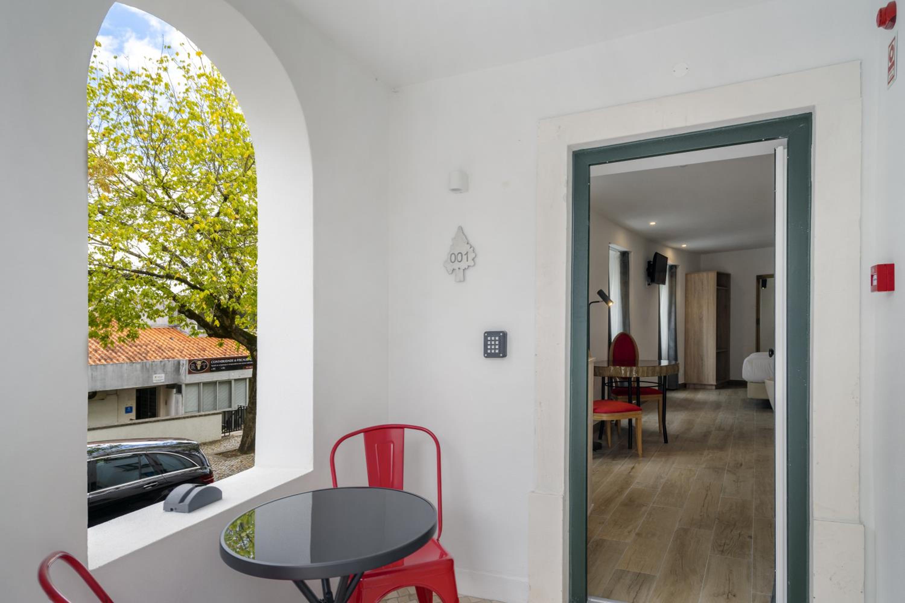 Suite with City View - Photo 2
