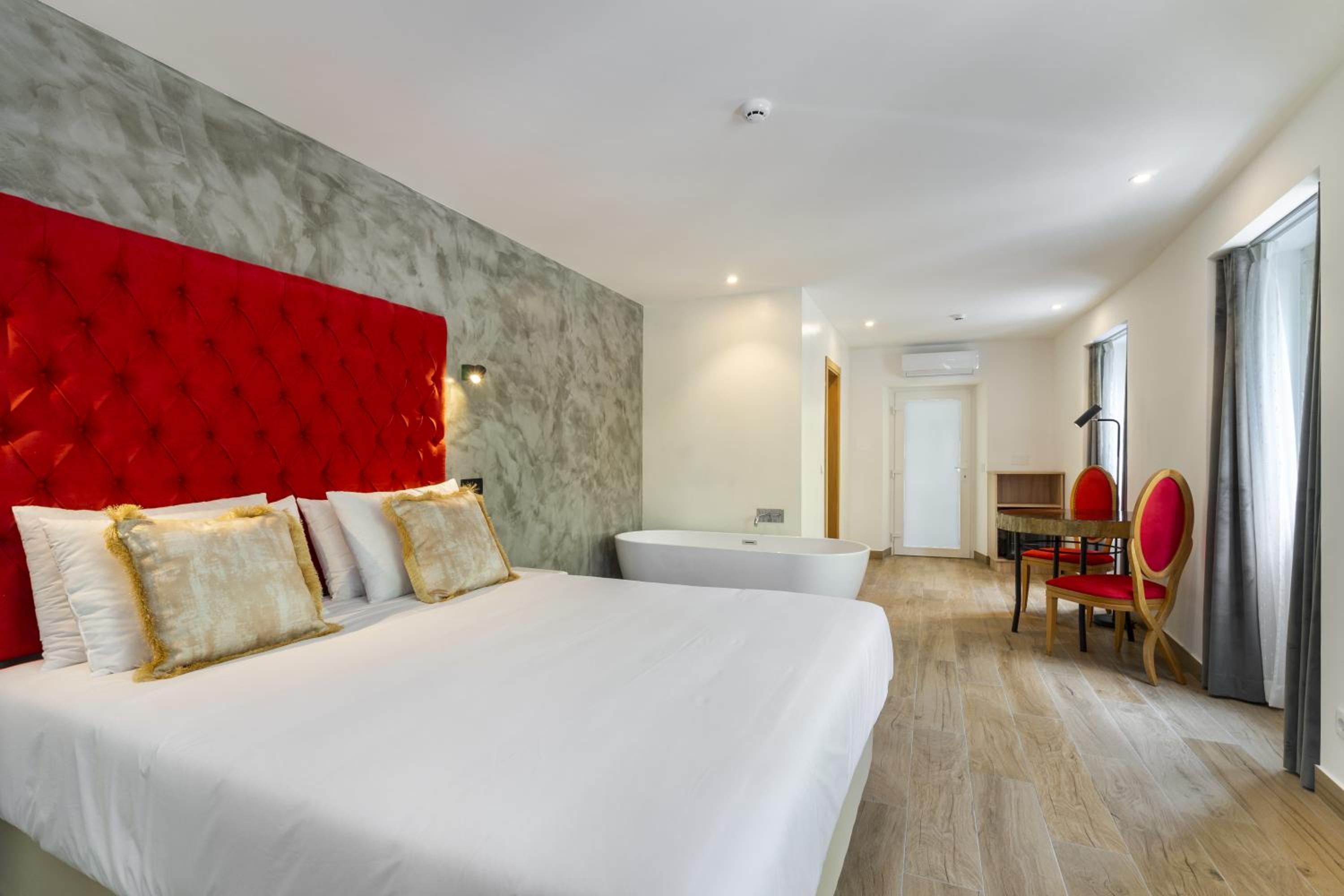 Suite with City View - Photo 1