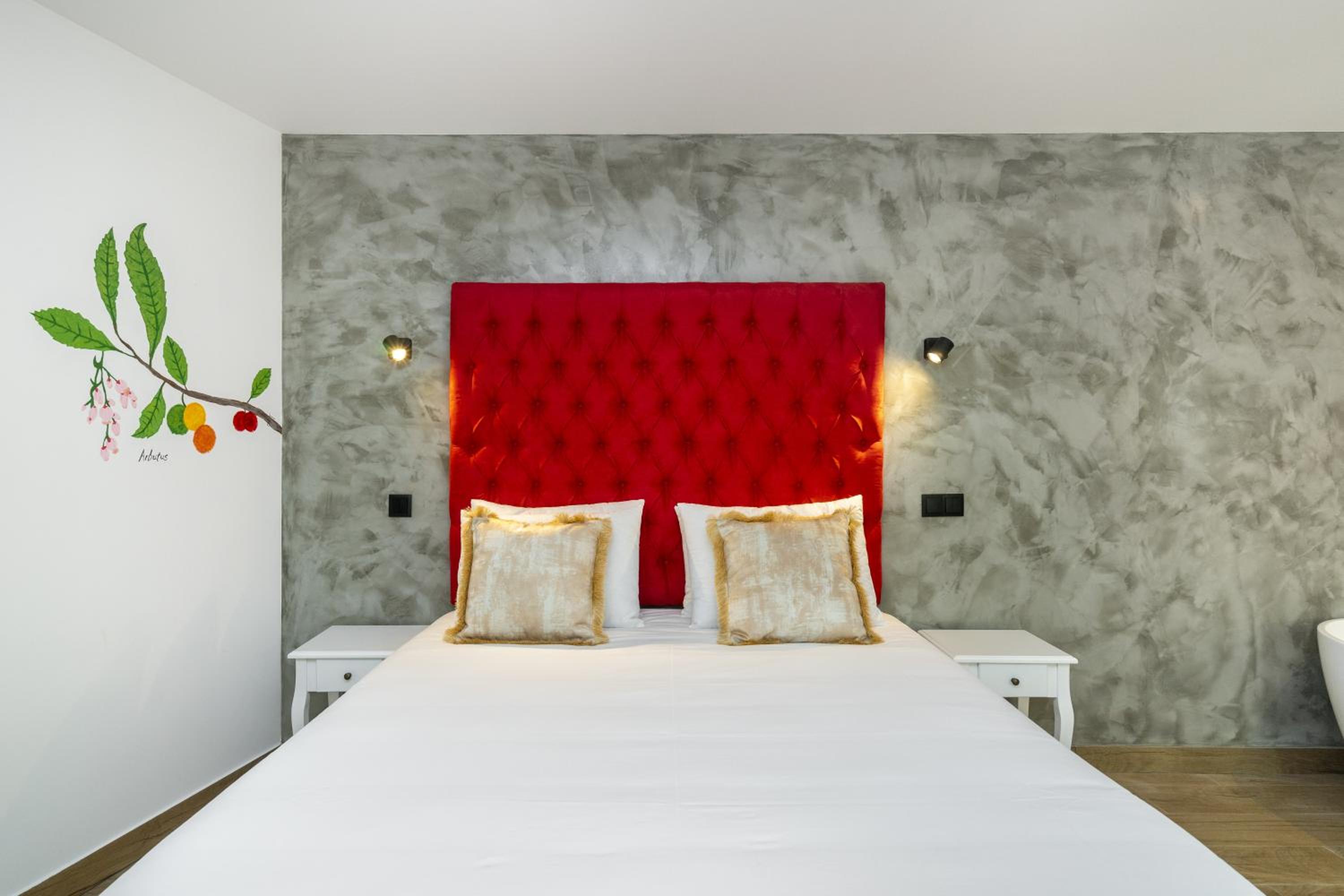 Suite with City View - Photo 5