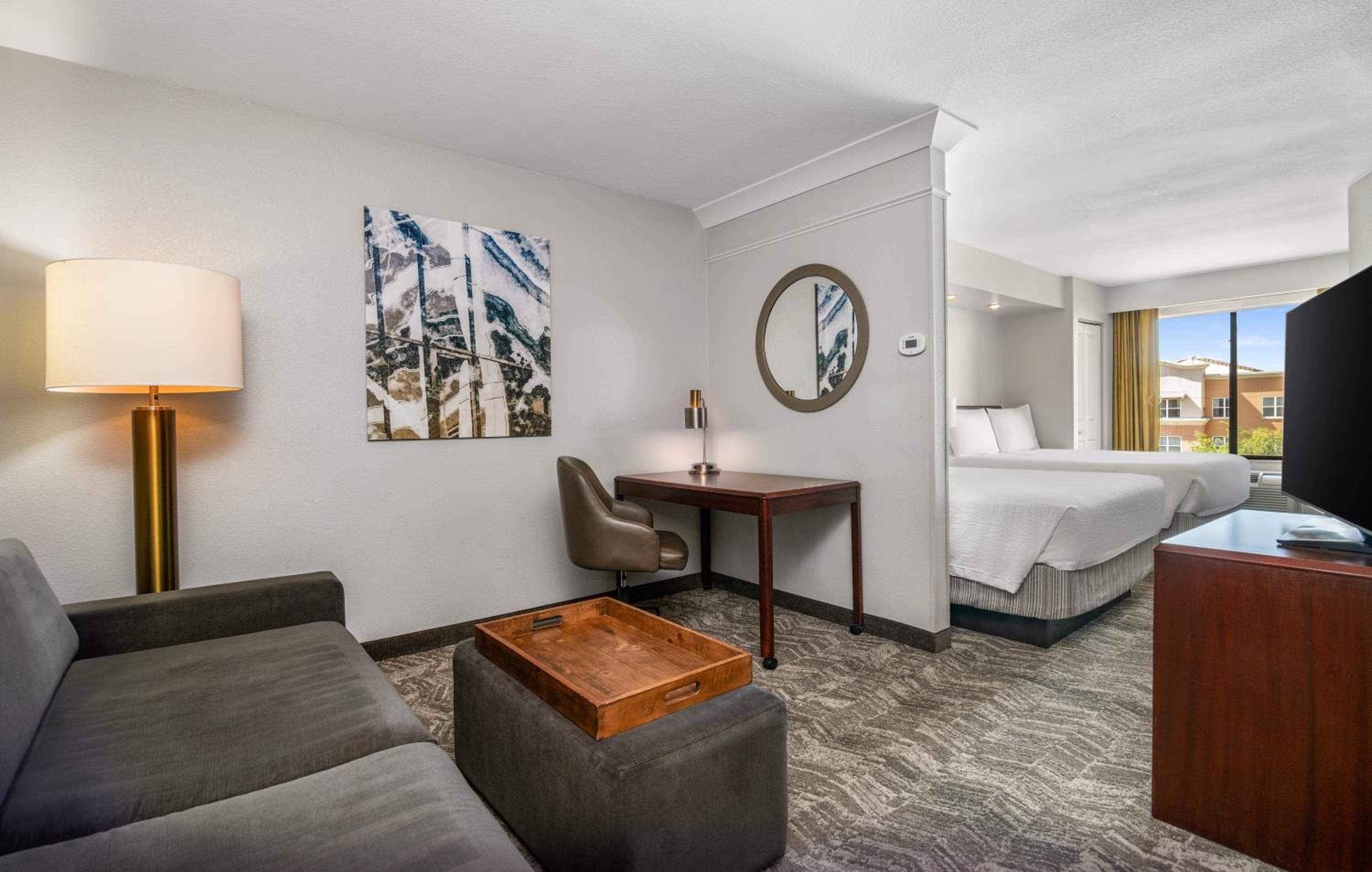 Queen Suite with Sofa Bed - Photo 9