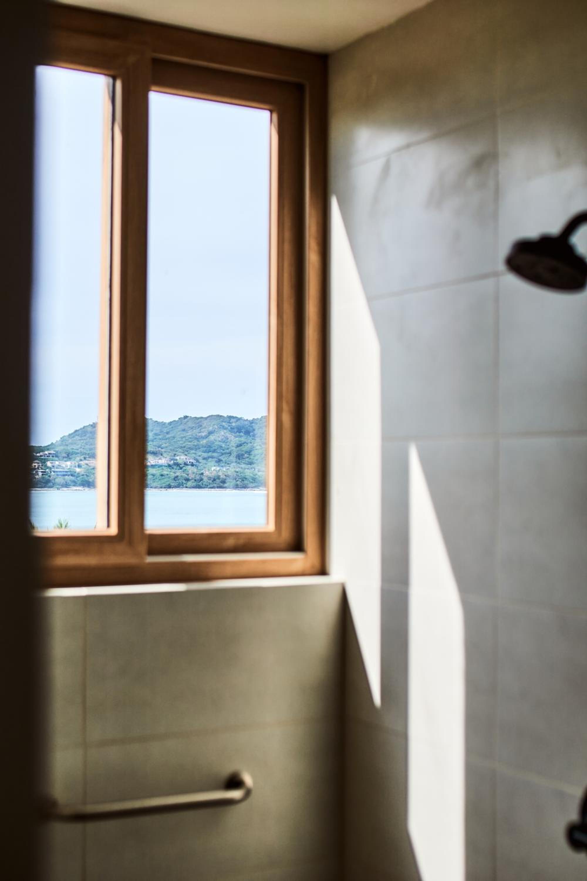 Deluxe Double Room with Side Sea View - Photo 6