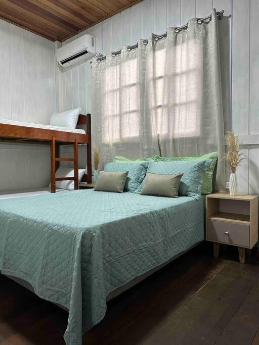 Five-Bedroom House photo 1