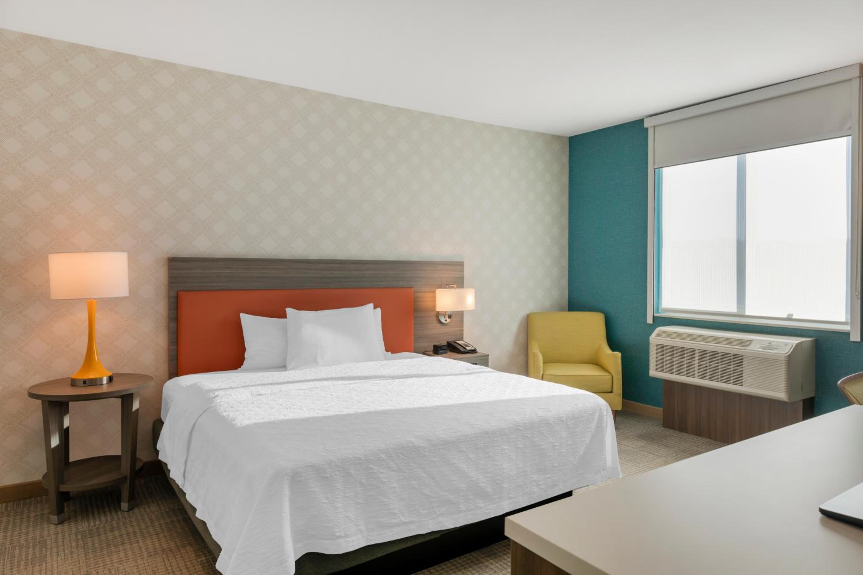 One-Bedroom King Suite - Non-Smoking - Photo 11
