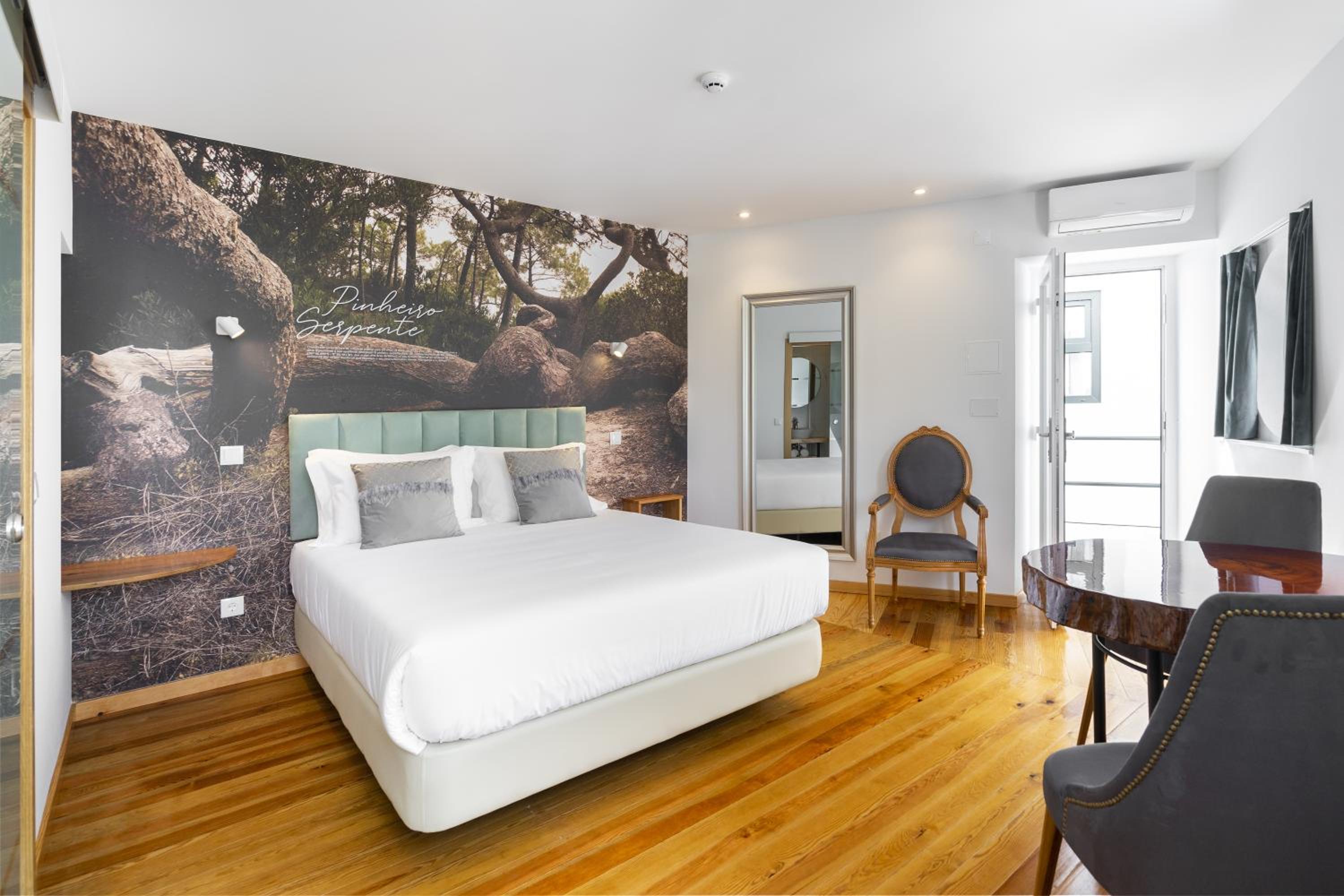 Deluxe Double Room with Castle View - Photo 3