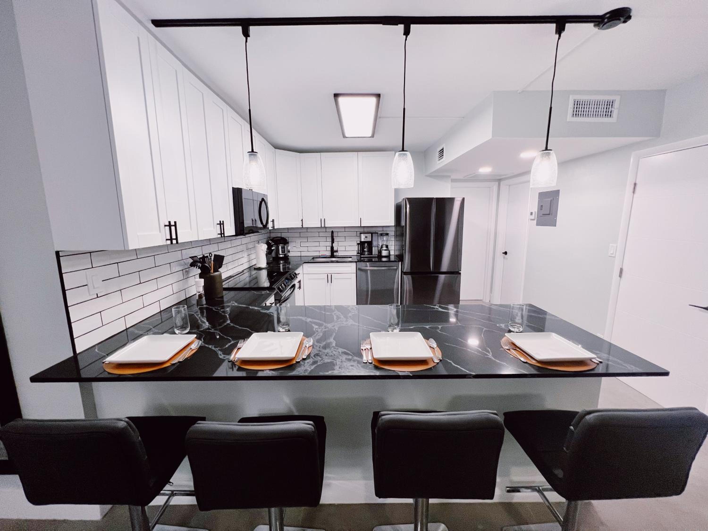 Premium Three Bedroom Family Suite with Kitchen and Sofa Bed - Photo 32