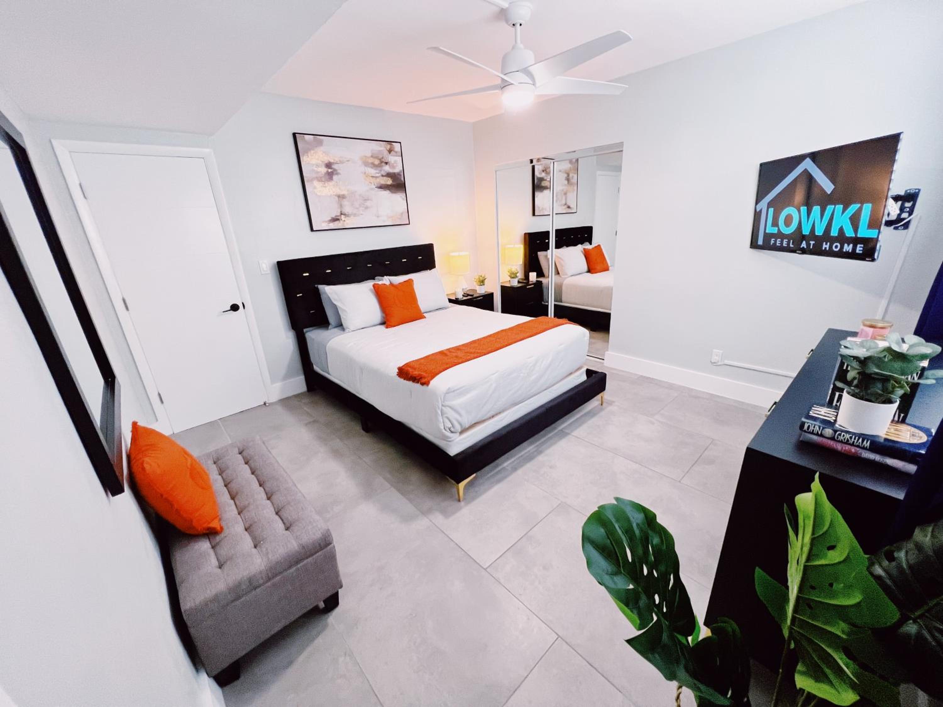 Premium Three Bedroom Family Suite with Kitchen and Sofa Bed - Photo 16
