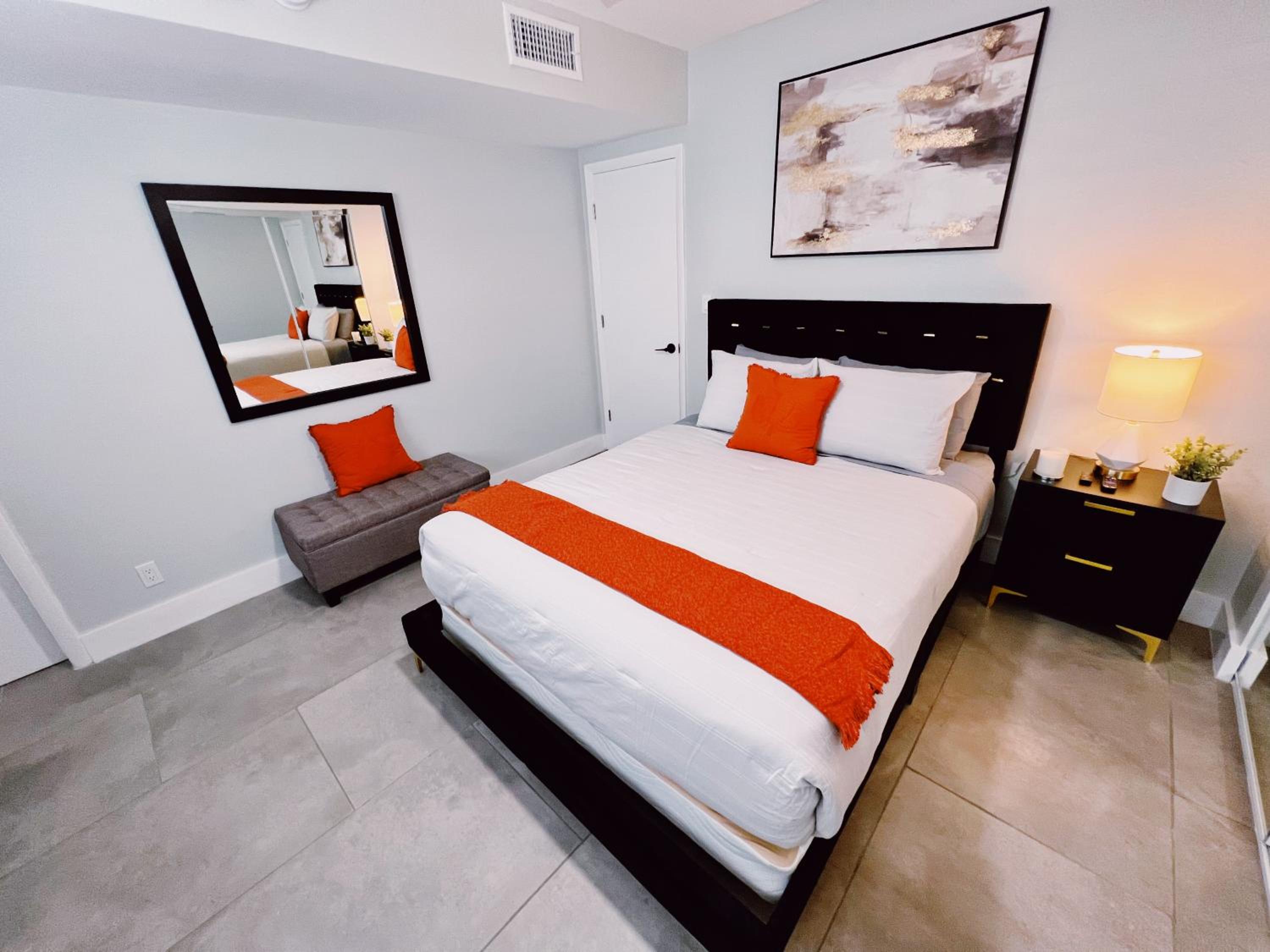 Premium Three Bedroom Family Suite with Kitchen and Sofa Bed - Photo 17