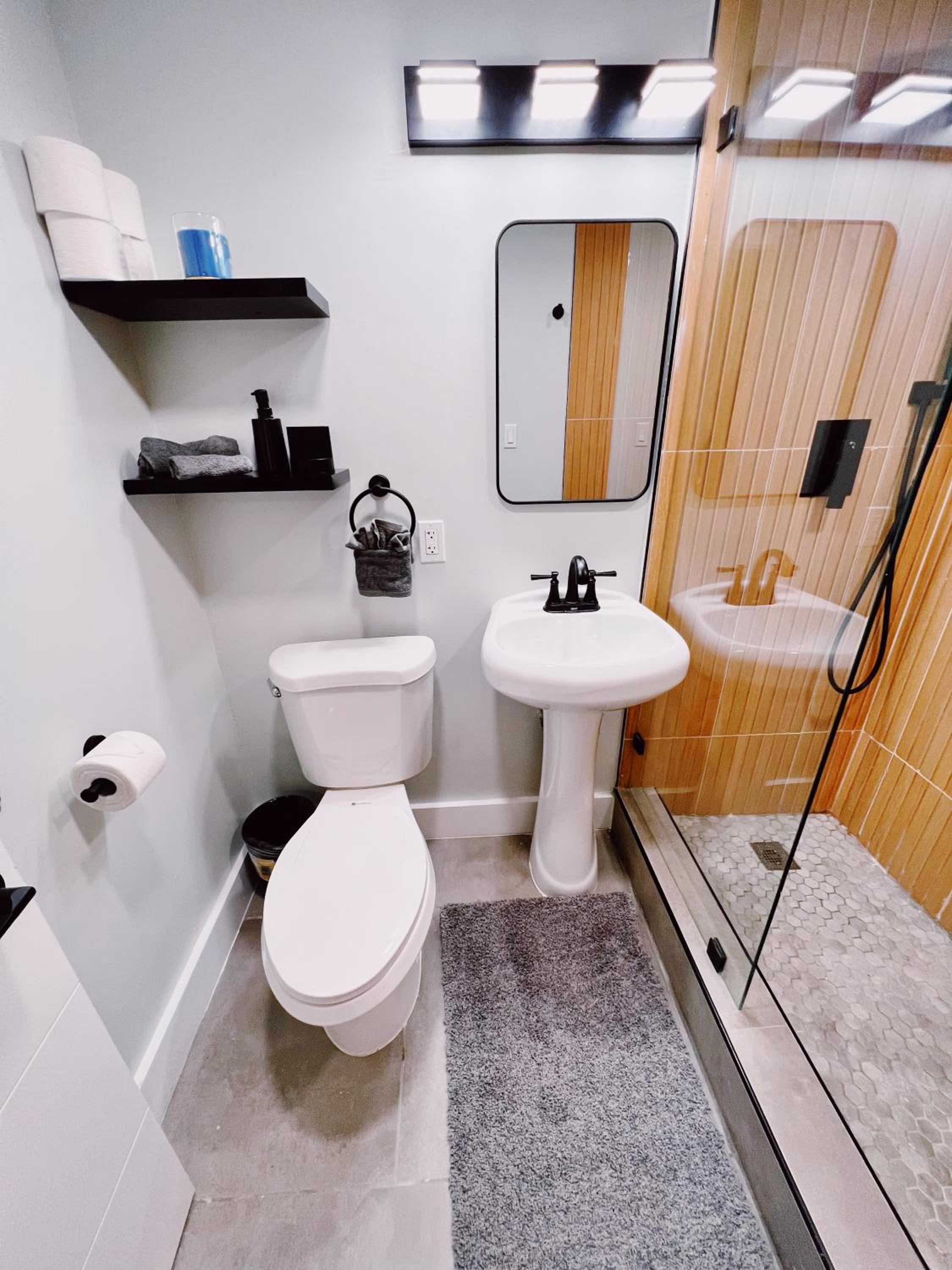 Premium Three Bedroom Family Suite with Kitchen and Sofa Bed - Photo 18