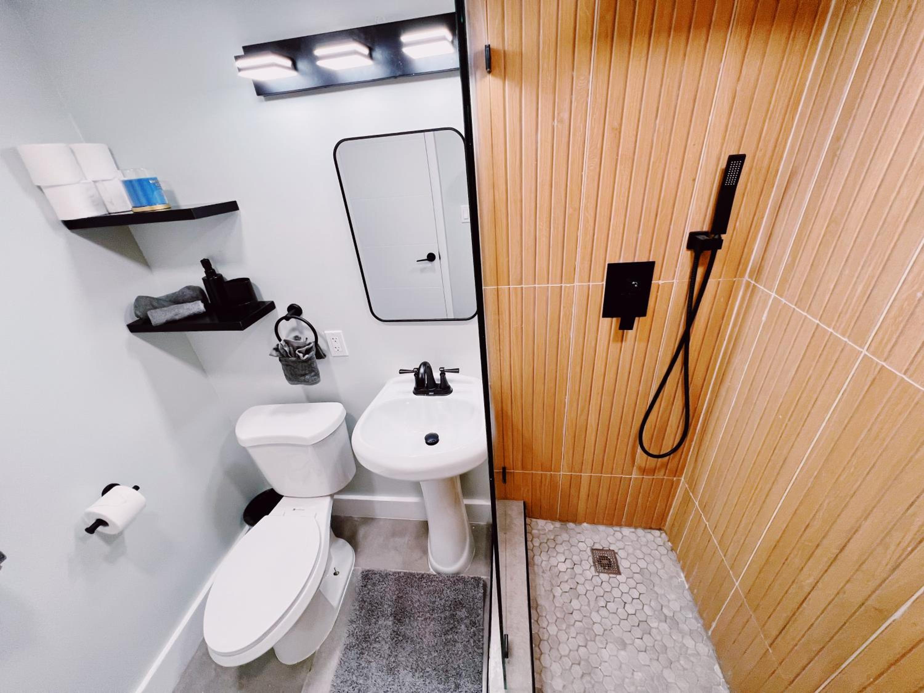Premium Three Bedroom Family Suite with Kitchen and Sofa Bed - Photo 22