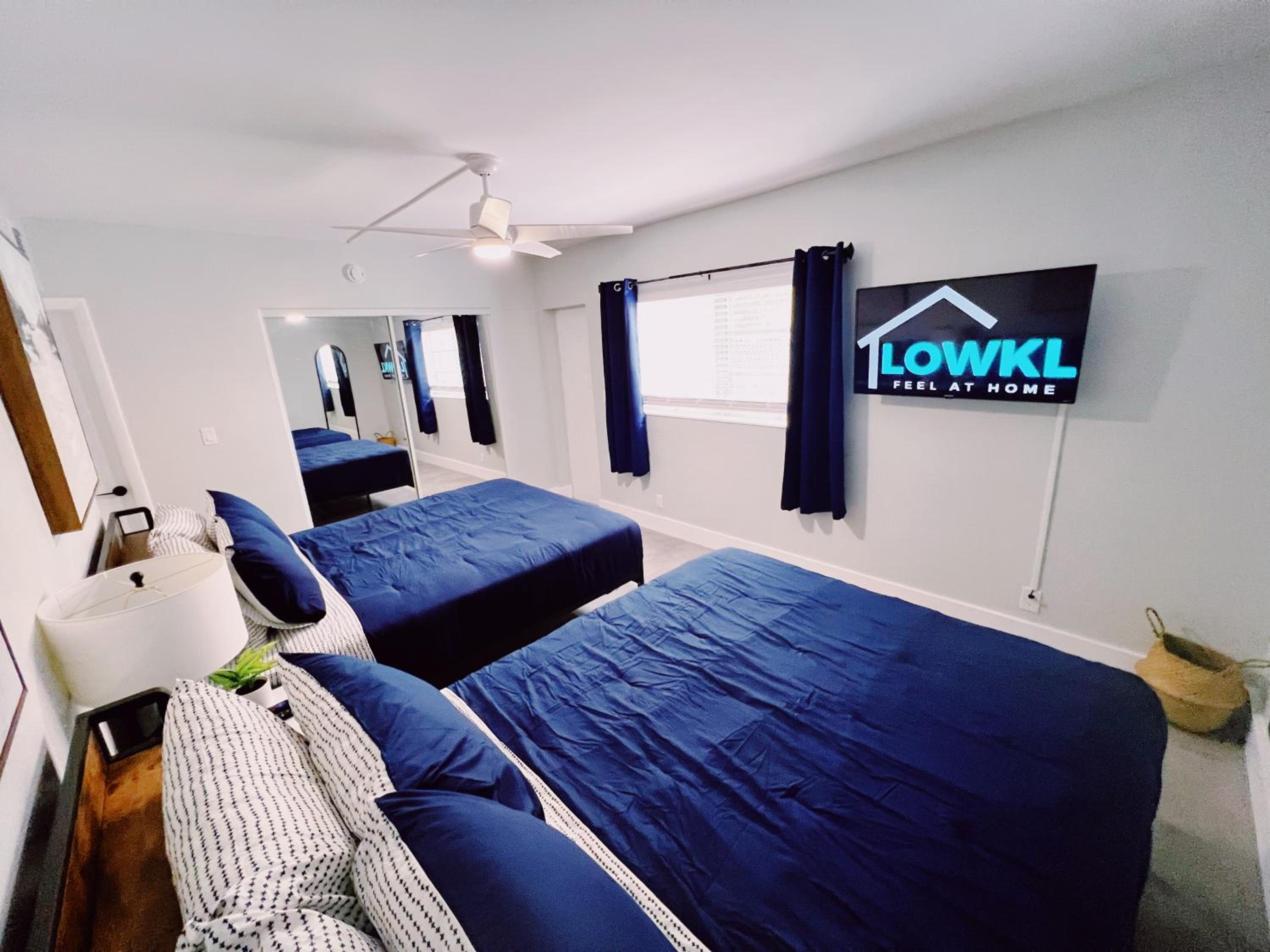 Premium Three Bedroom Family Suite with Kitchen and Sofa Bed - Photo 9