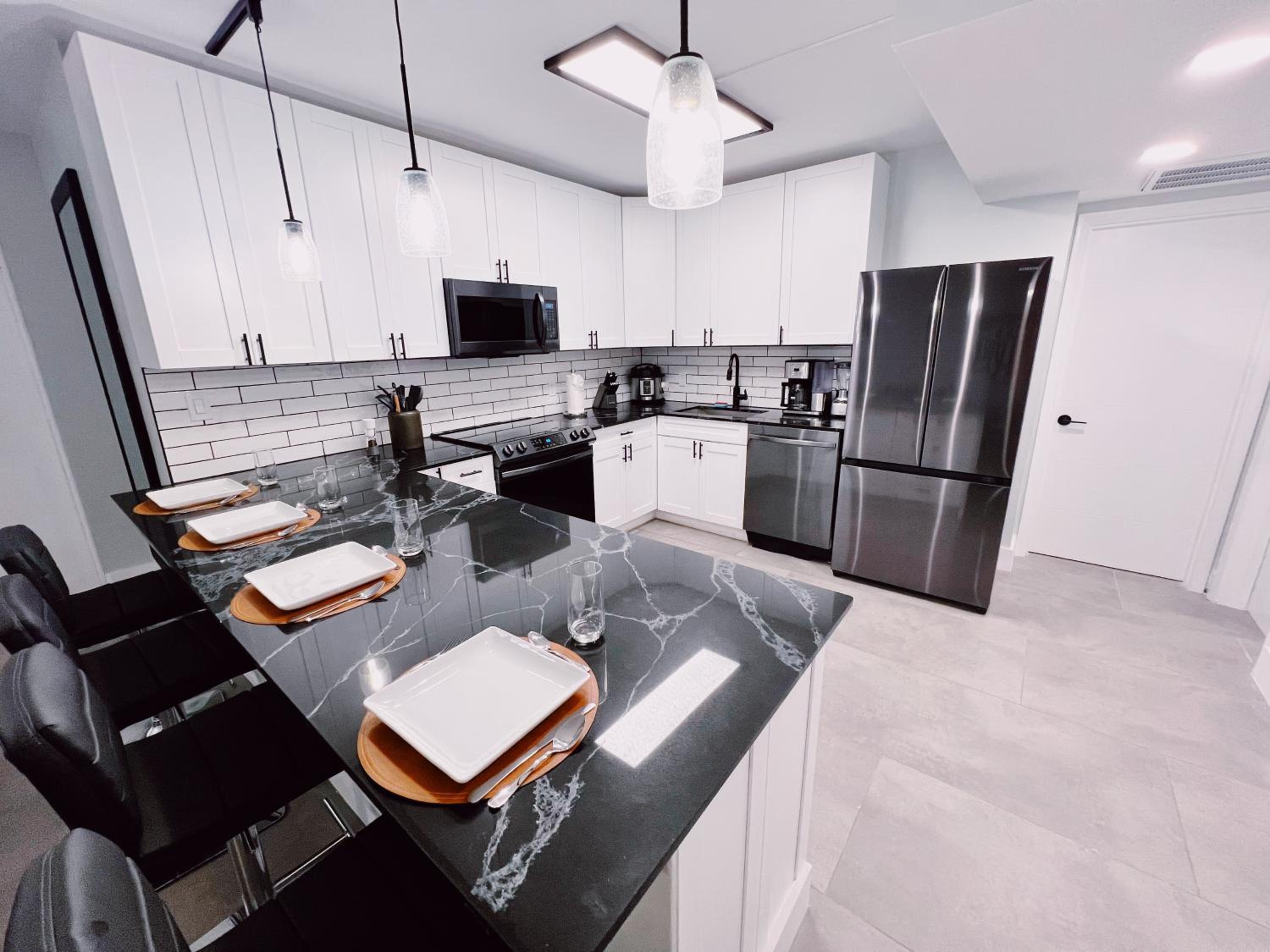Premium Three Bedroom Family Suite with Kitchen and Sofa Bed - Photo 10