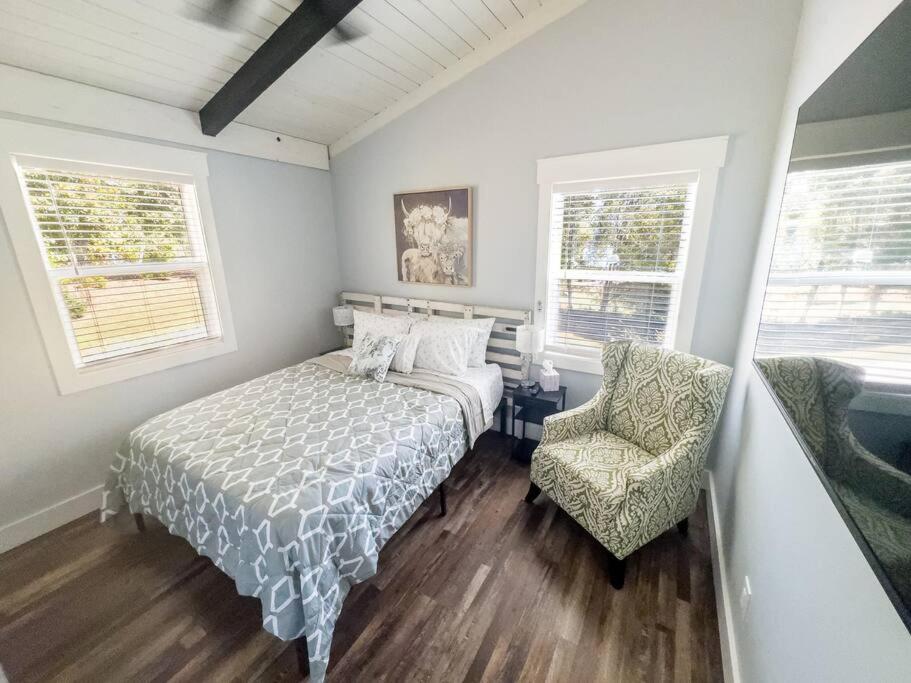 Three-Bedroom House photo 1