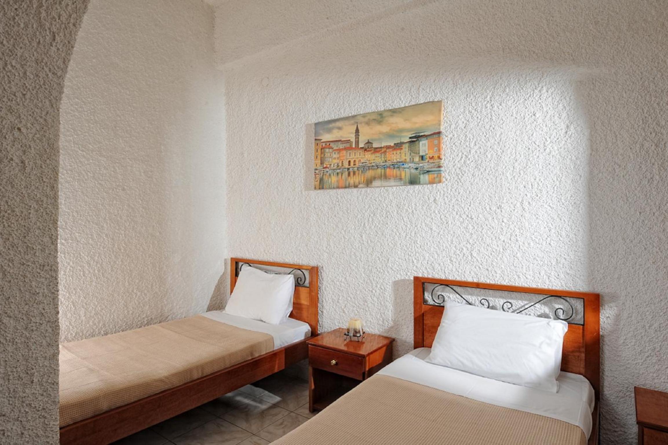 One-Bedroom Apartment with Hydromassage Shower - Photo 12
