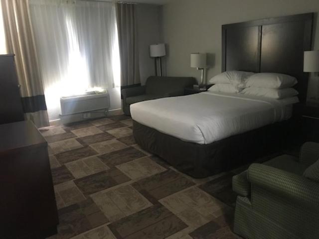 Queen Room - Accessible/Nonsmoking - Photo 2