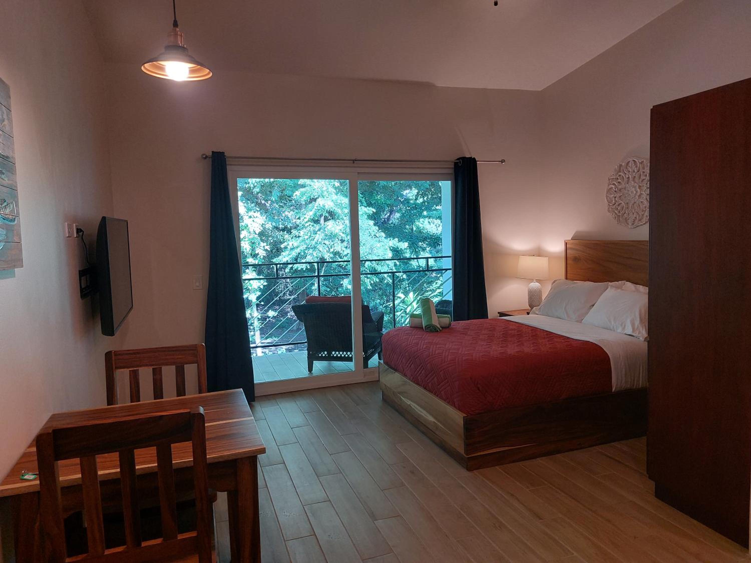 Deluxe Studio