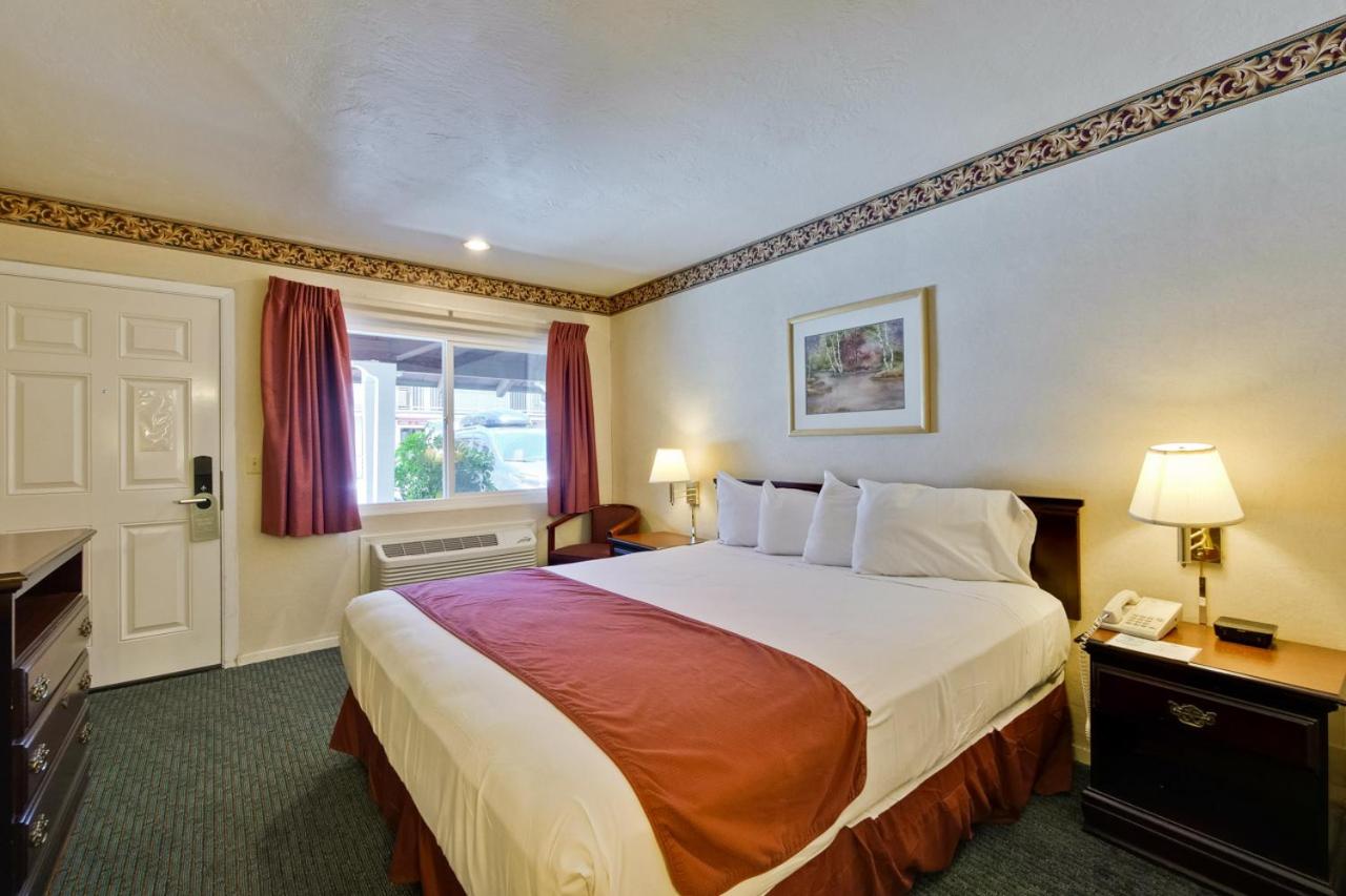 Queen Room - Photo 1