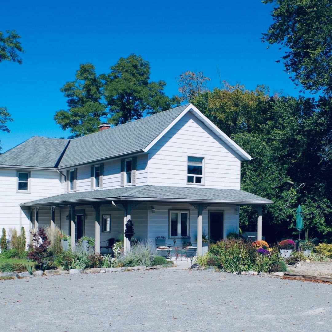 Six-Bedroom House photo 1