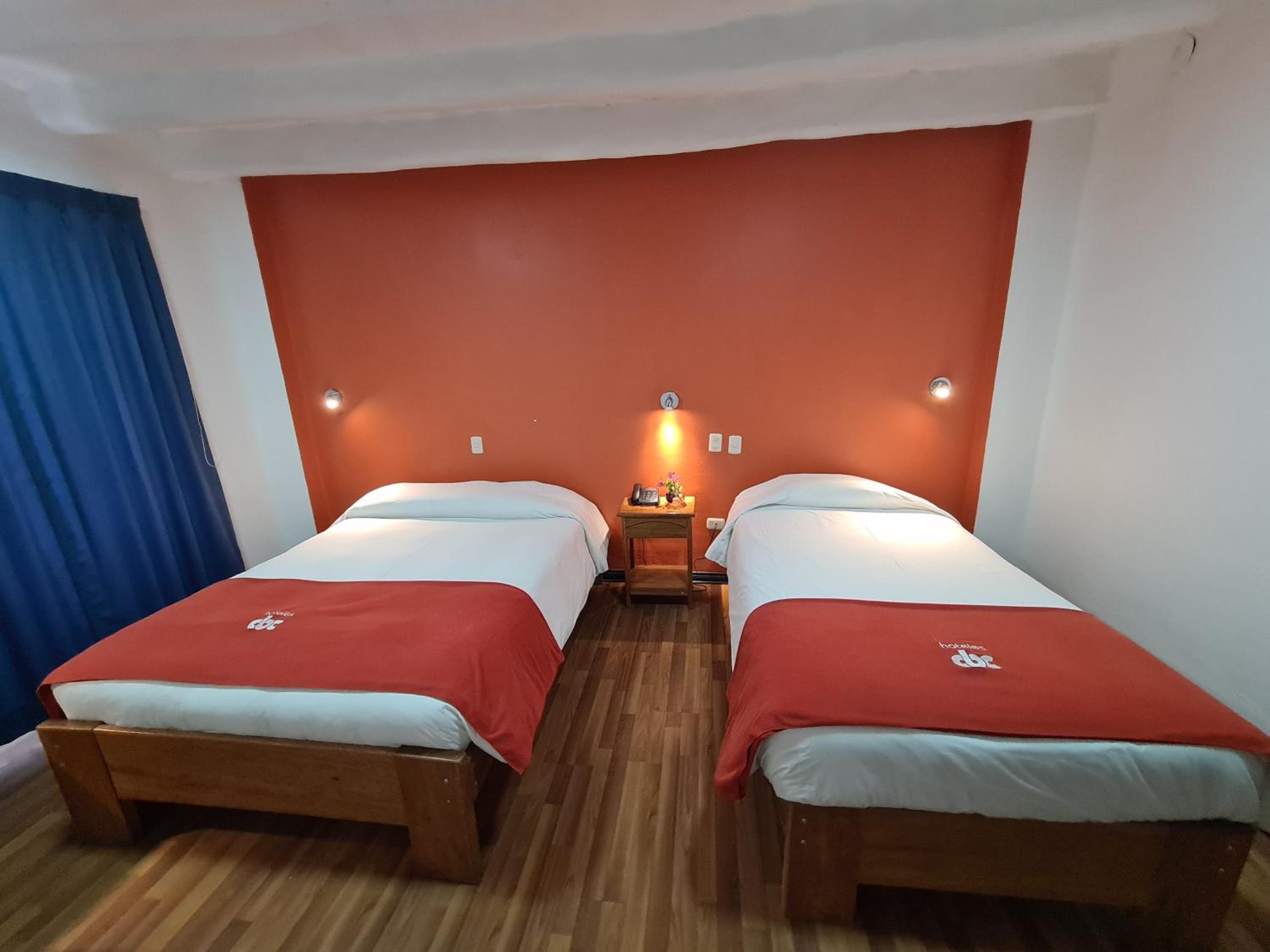 Twin Room with Private Bathroom photo 2