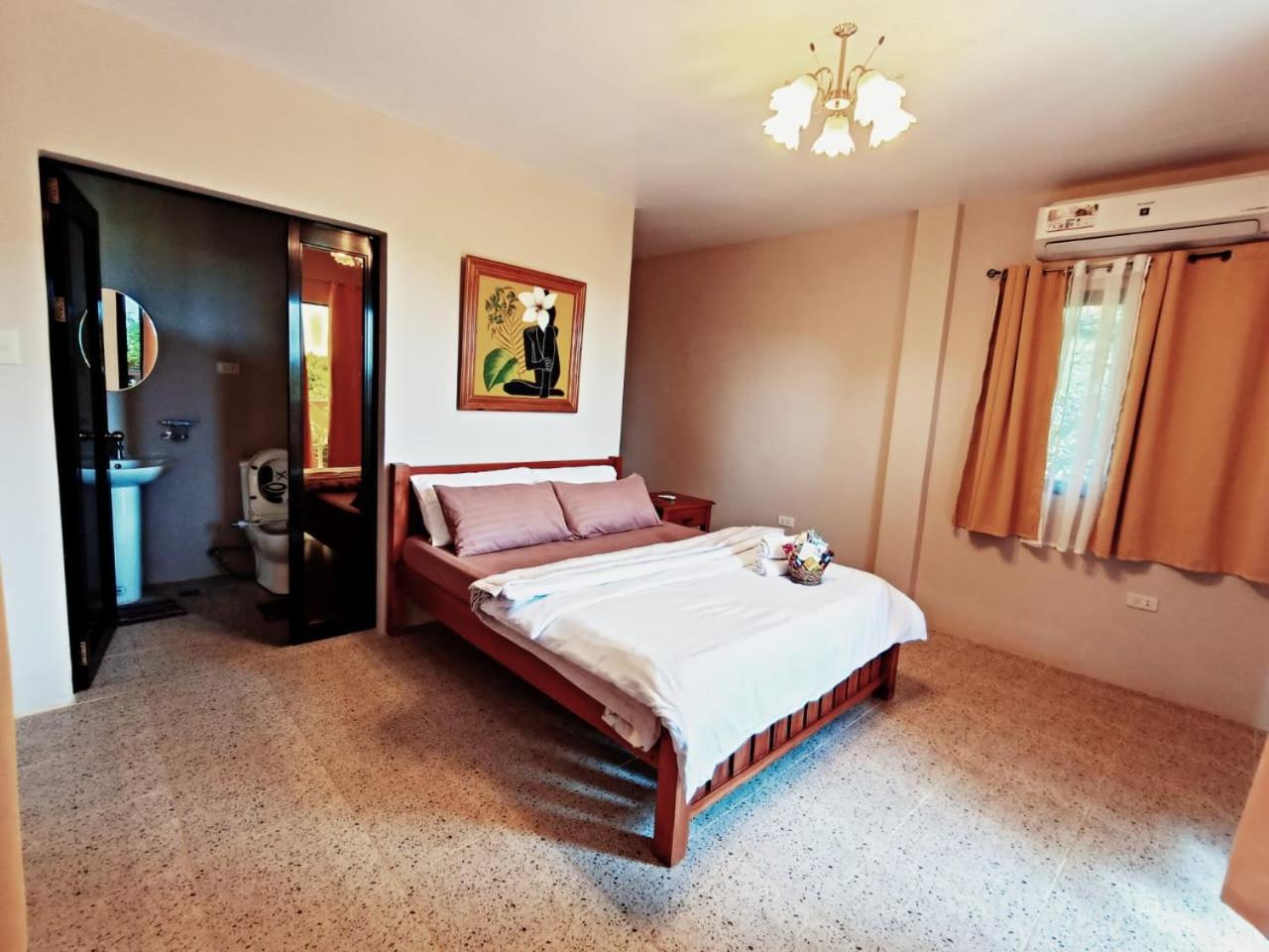 Bungalow with Sea View - Photo 1